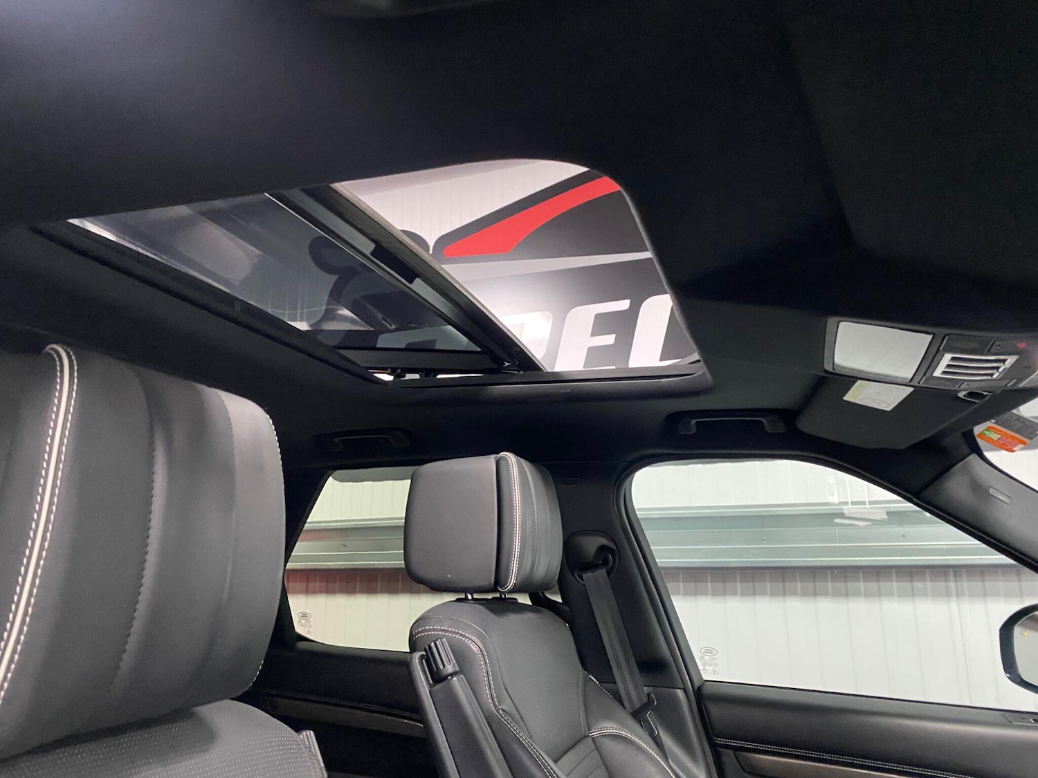 Used Land Rover Discovery 2017 for sale - 76389241: Photo 41