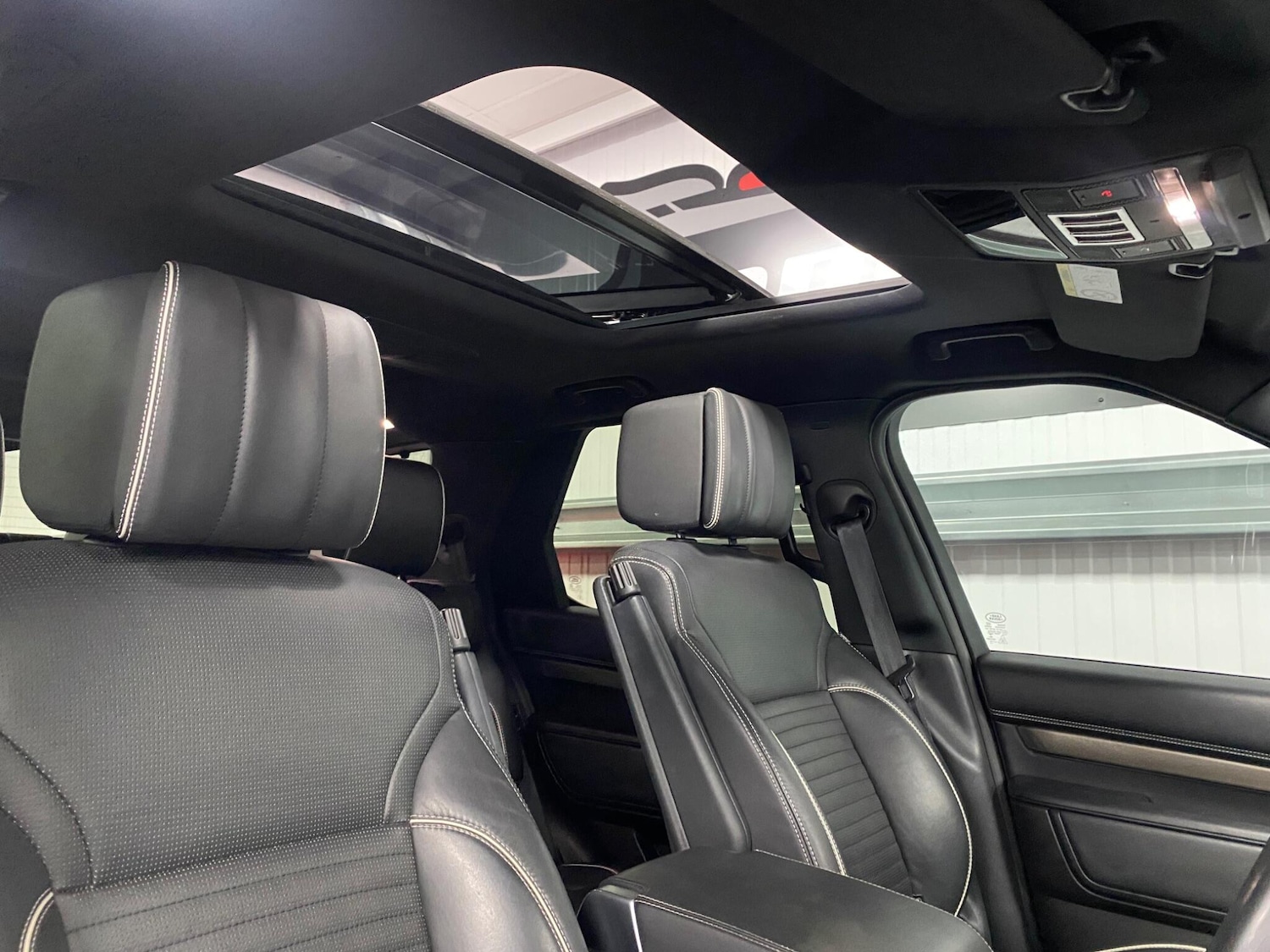 Used Land Rover Discovery 2017 for sale - 76389241: Photo 42