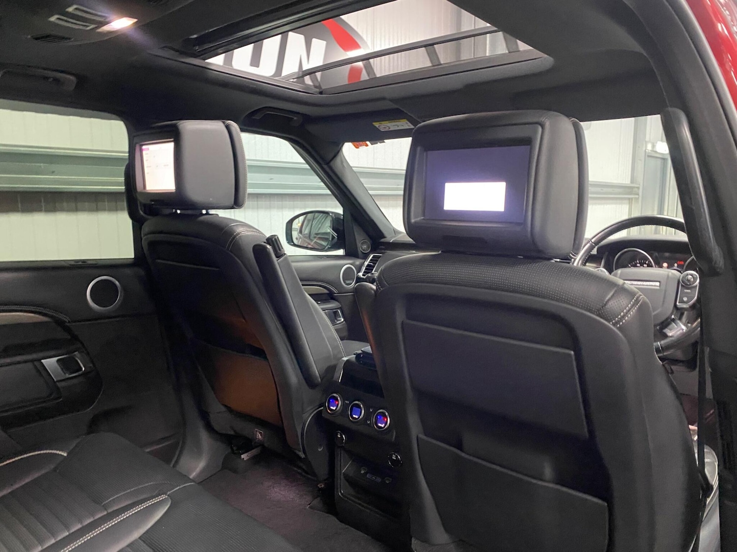 Used Land Rover Discovery 2017 for sale - 76389241: Photo 43