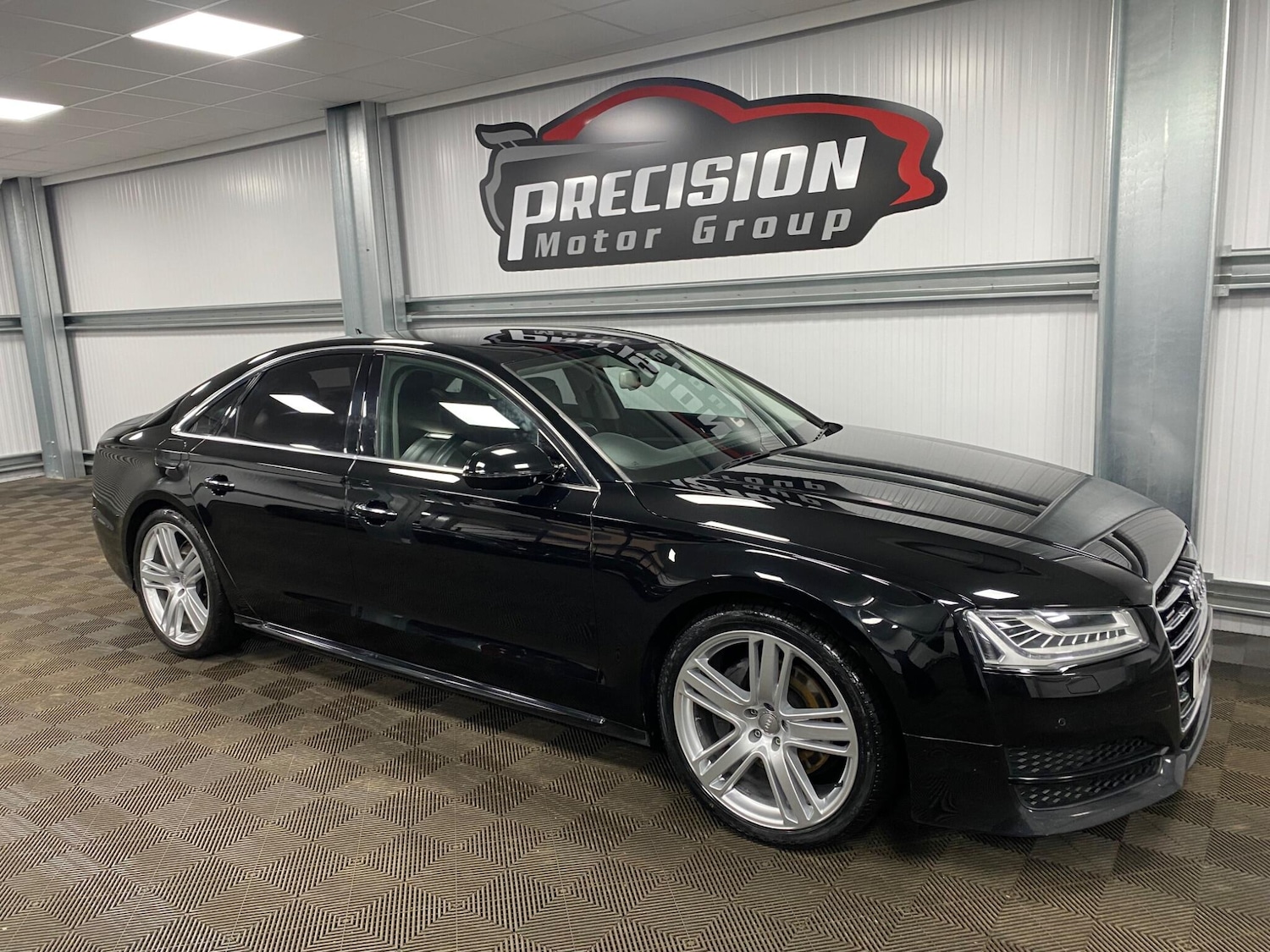 Used Audi A8 for sale - 77484212: Photo 2