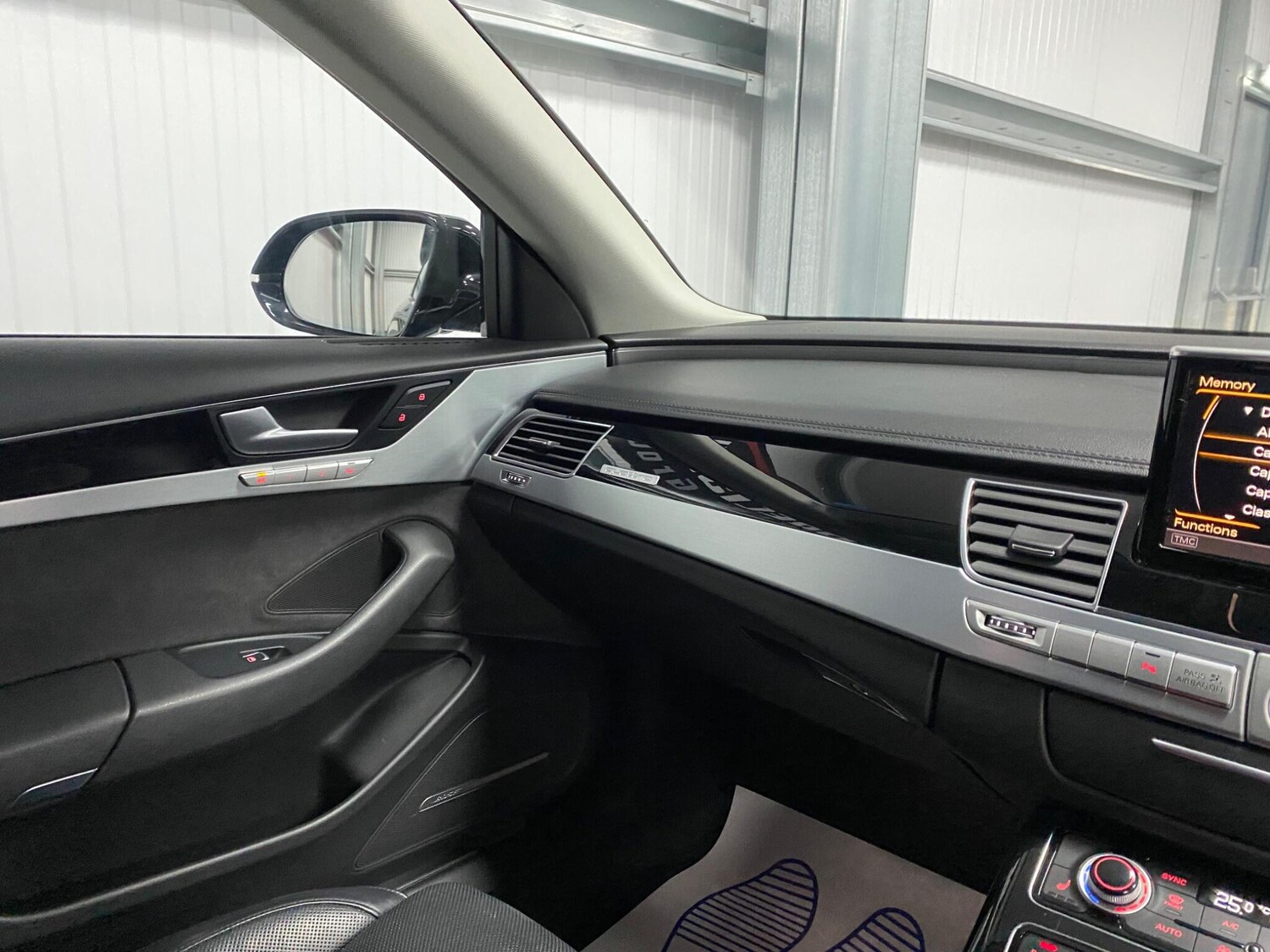 Used Audi A8 for sale - 77484212: Photo 33