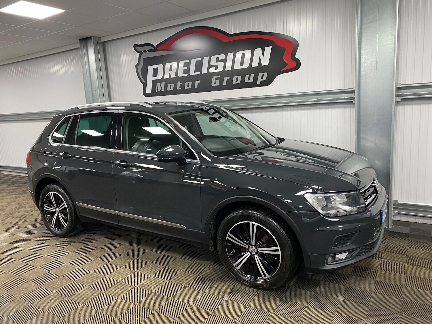 Used Volkswagen Tiguan 2017 for sale - 77074036: Photo 3