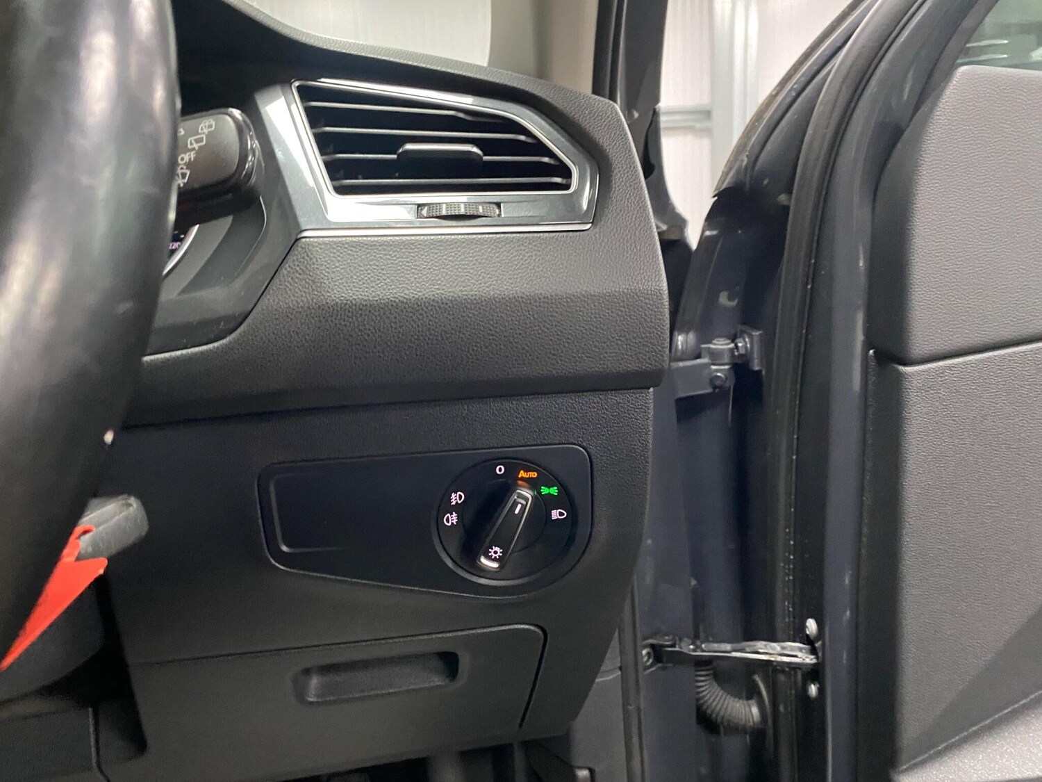 Used Volkswagen Tiguan 2017 for sale - 77074036: Photo 42