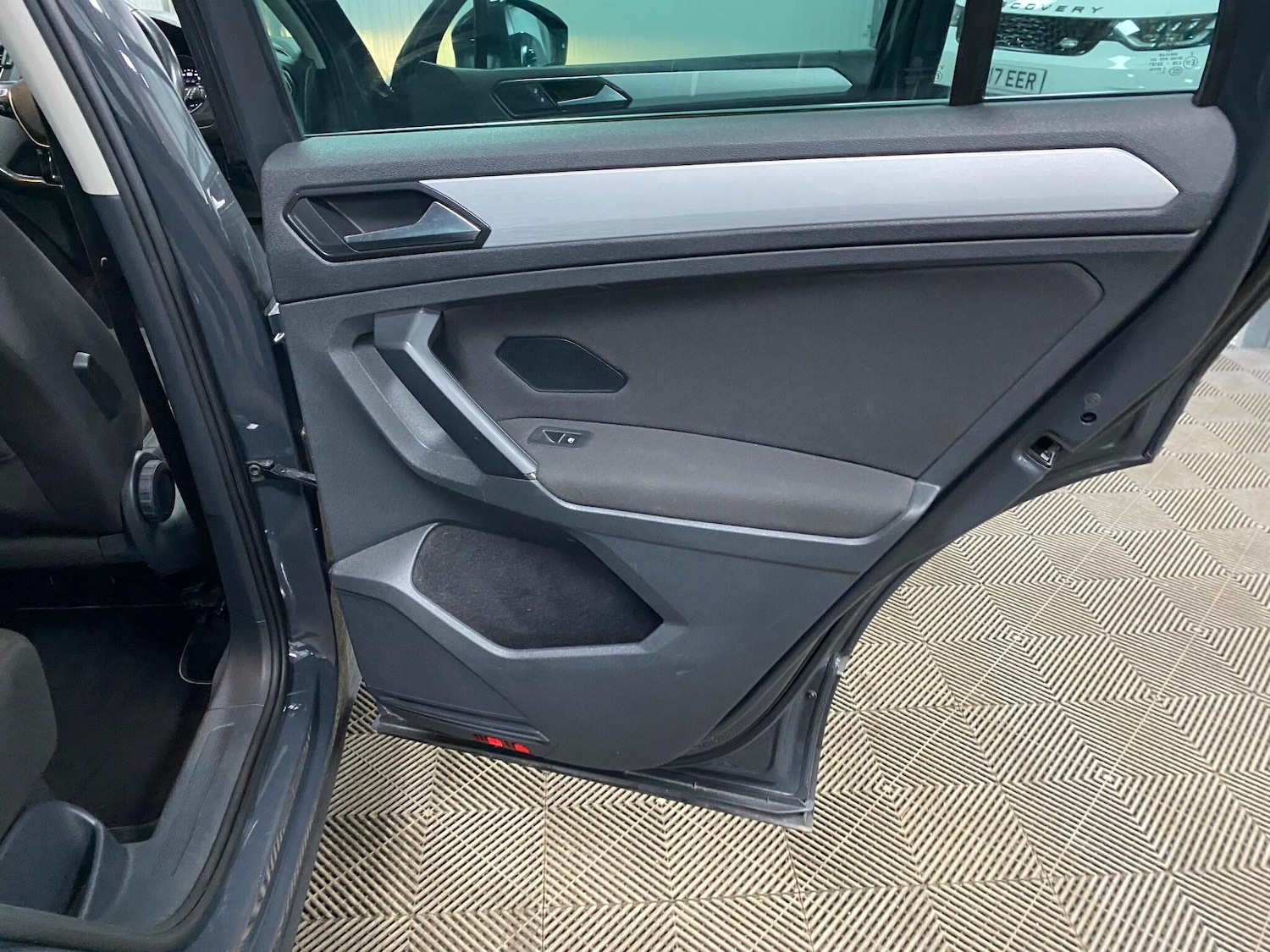 Used Volkswagen Tiguan 2017 for sale - 77074036: Photo 46