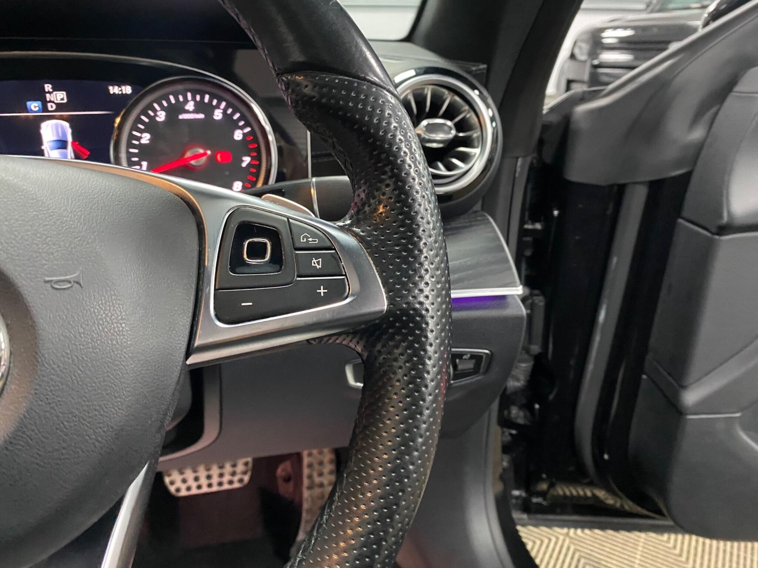 Used Mercedes-Benz E Class 2017 for sale - 77559035: Photo 40