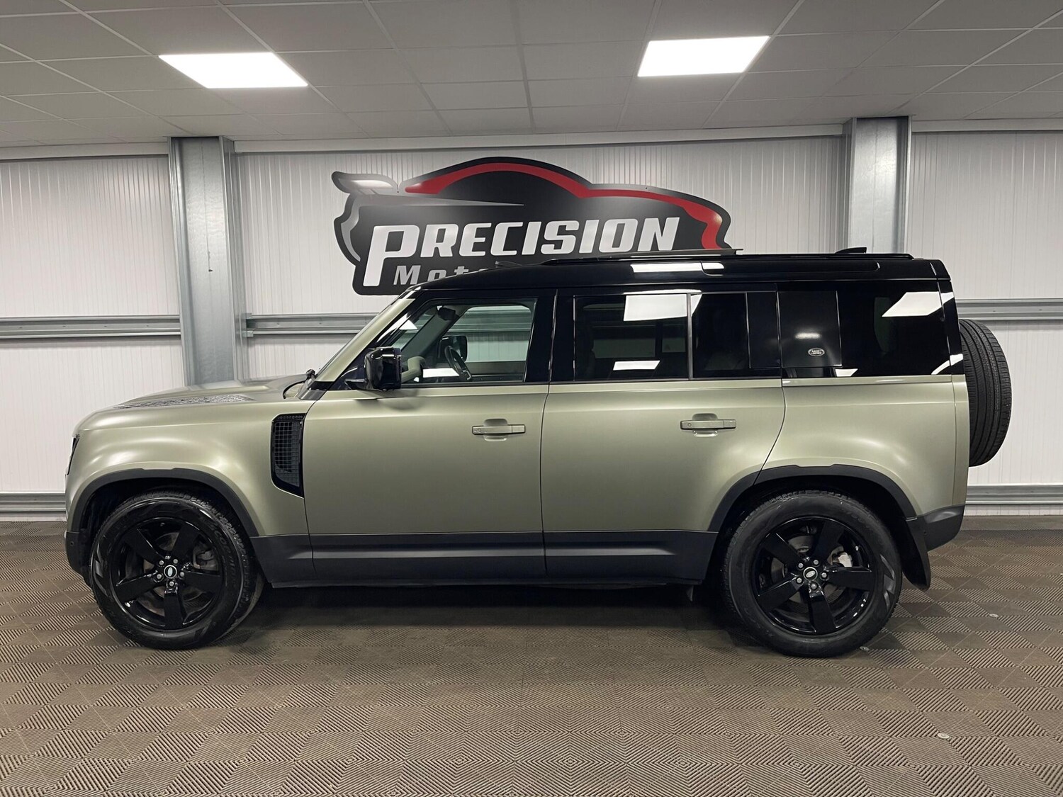 Used Land Rover Defender 110 for sale - 78215071: Photo 15