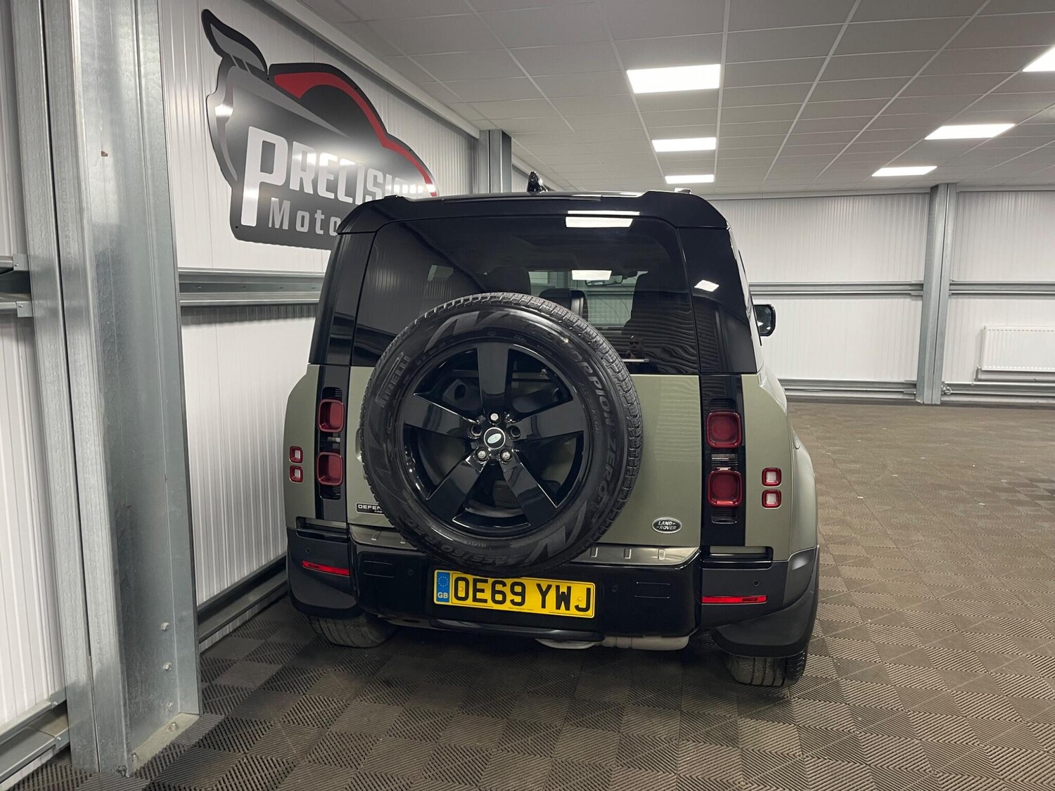 Used Land Rover Defender 110 for sale - 78215071: Photo 26