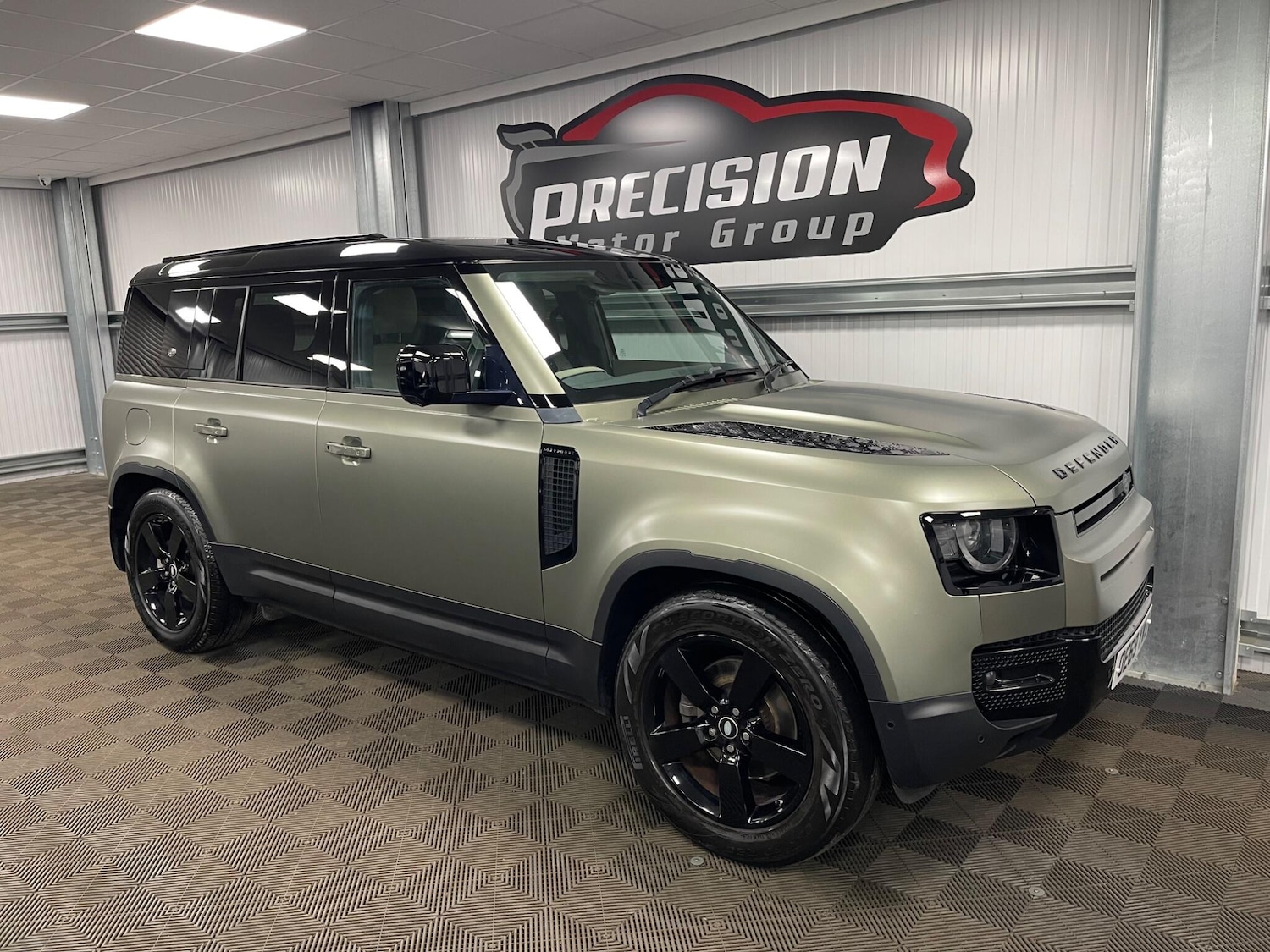 Used Land Rover Defender 110 for sale - 78215071: Photo 3