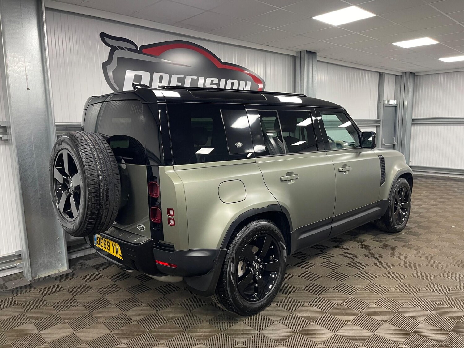 Used Land Rover Defender 110 for sale - 78215071: Photo 30