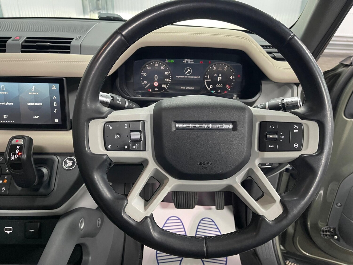 Used Land Rover Defender 110 for sale - 78215071: Photo 32