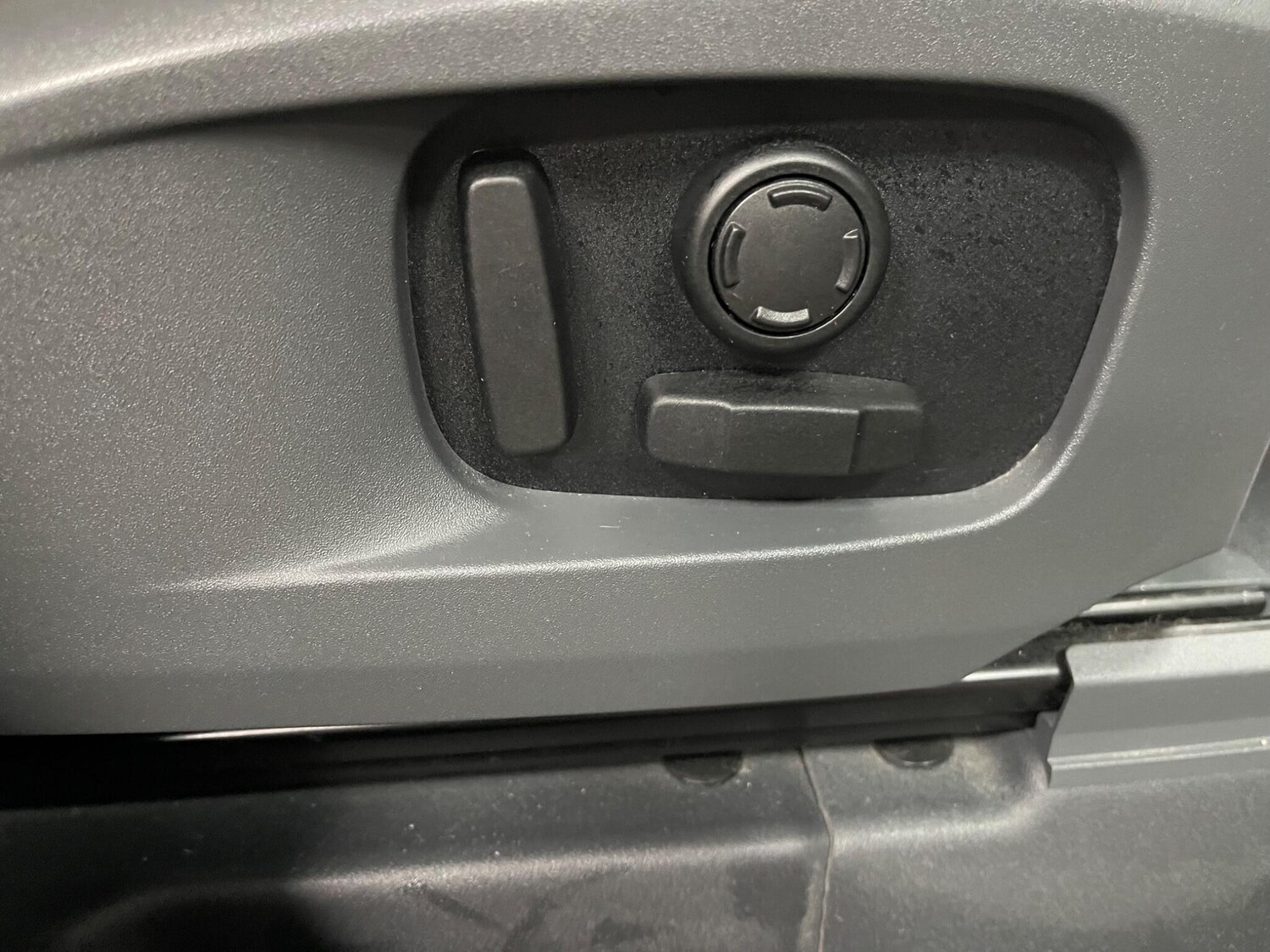 Used Land Rover Defender 110 for sale - 78215071: Photo 41