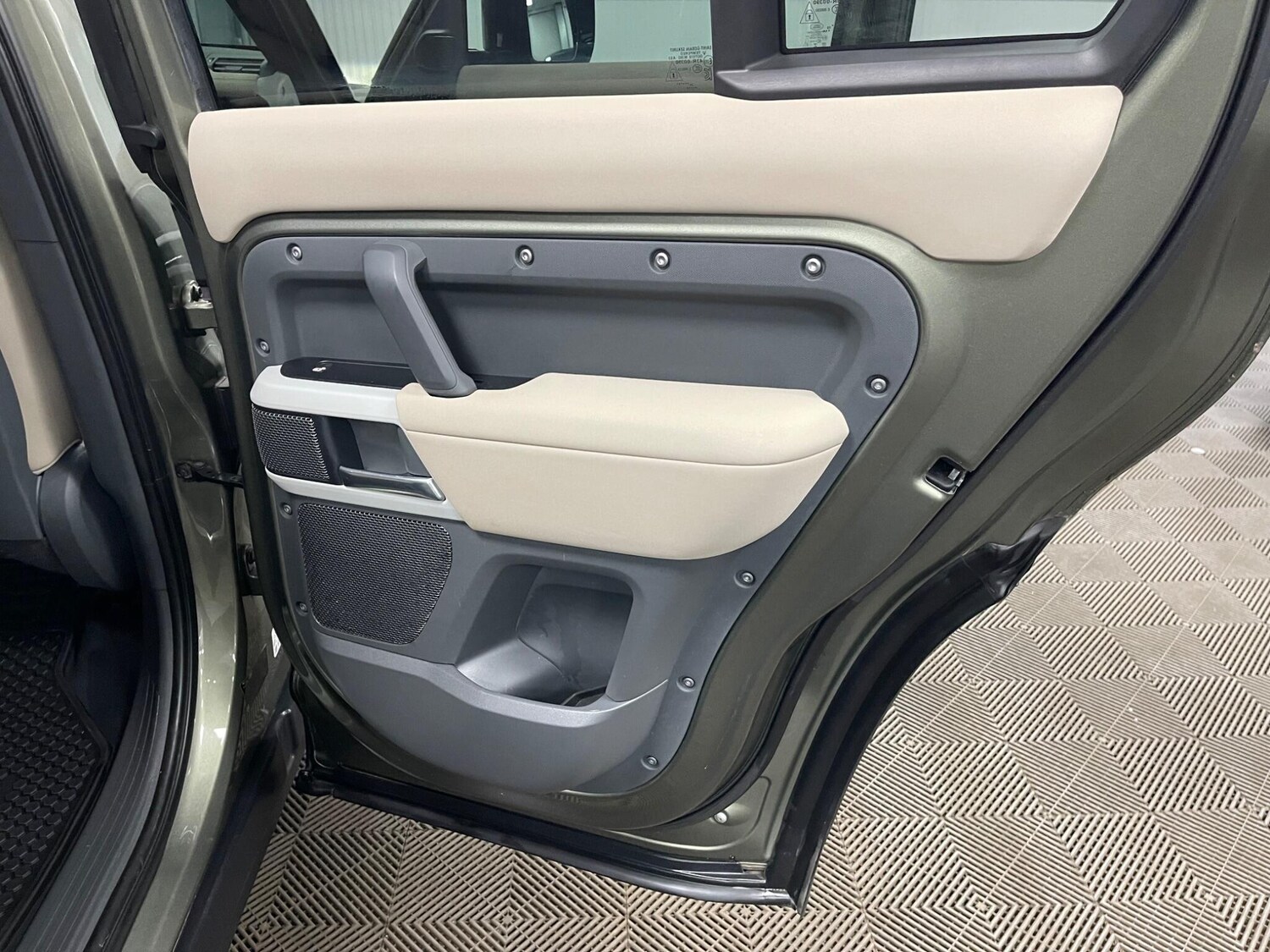 Used Land Rover Defender 110 for sale - 78215071: Photo 44