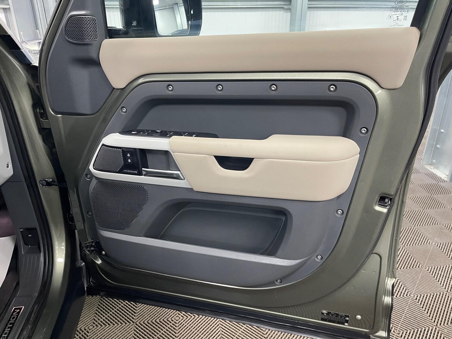 Used Land Rover Defender 110 for sale - 78215071: Photo 45