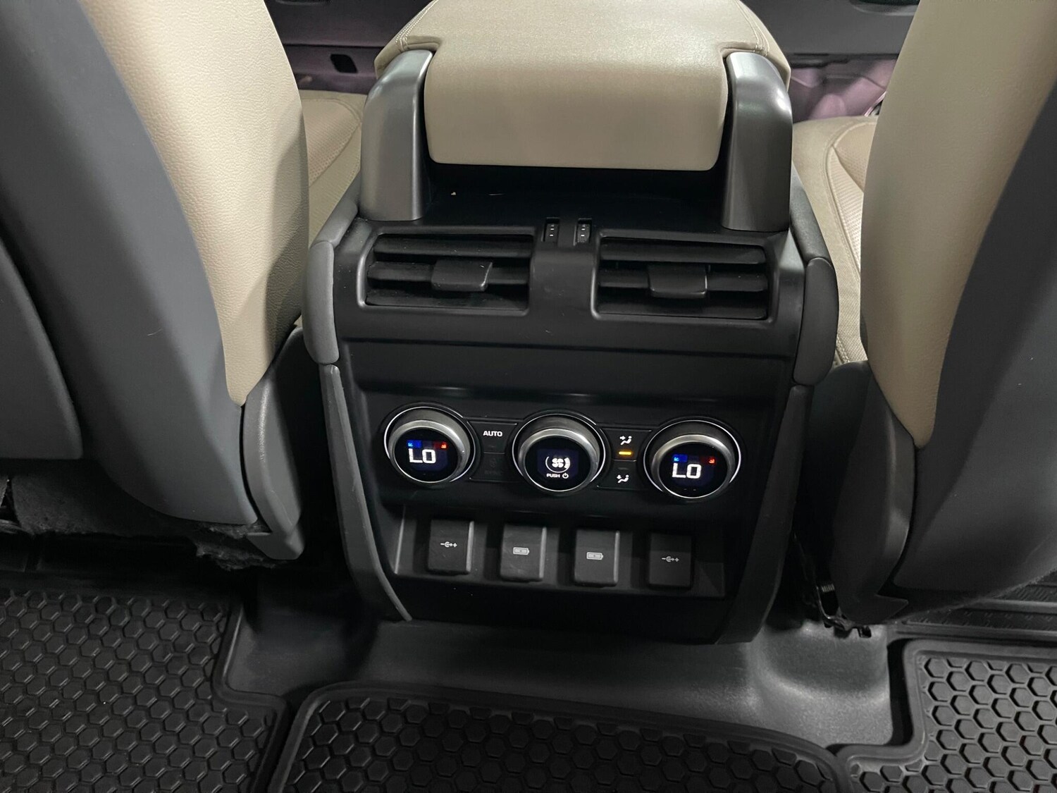 Used Land Rover Defender 110 for sale - 78215071: Photo 47