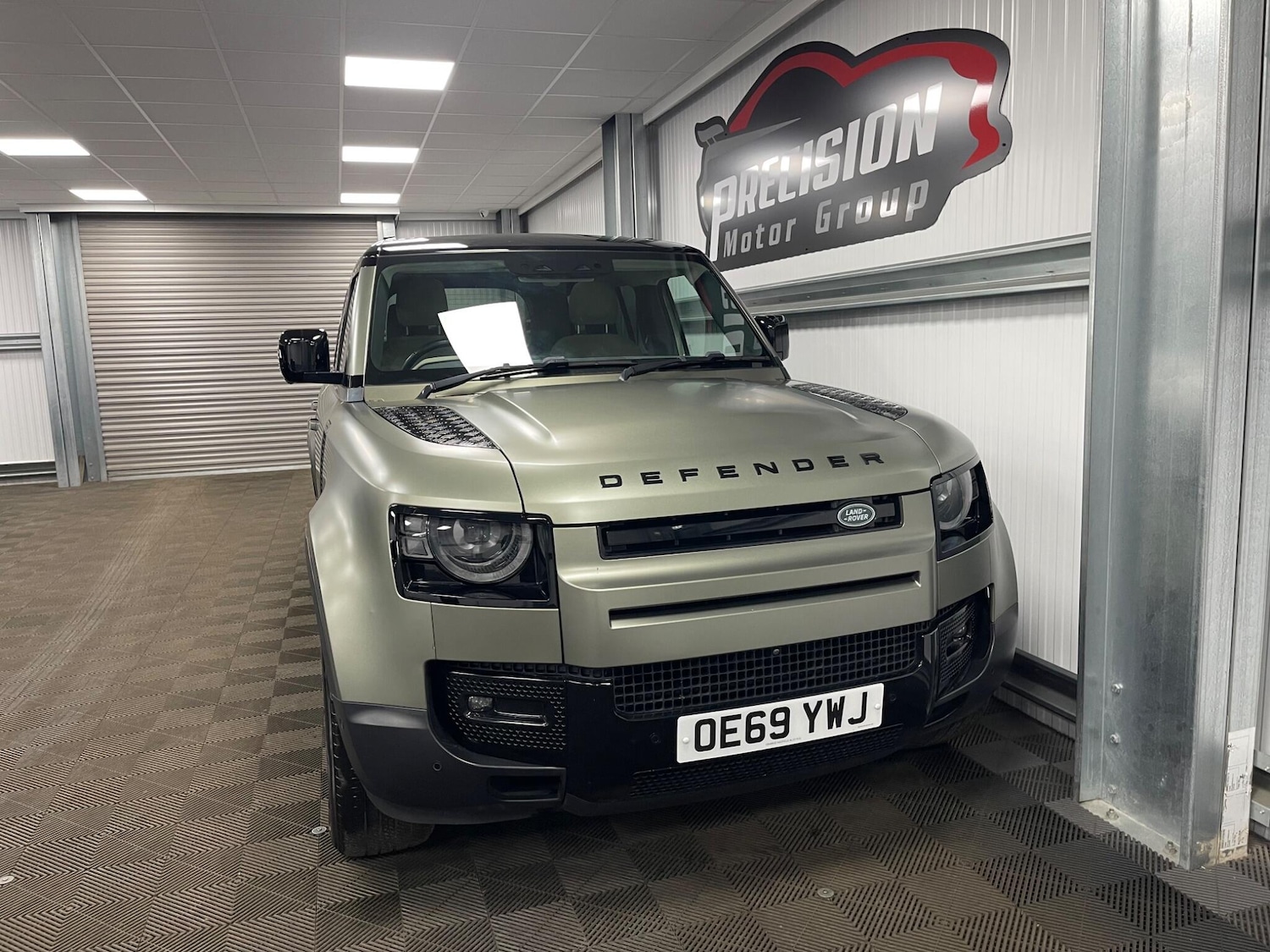 Used Land Rover Defender 110 for sale - 78215071: Photo 5