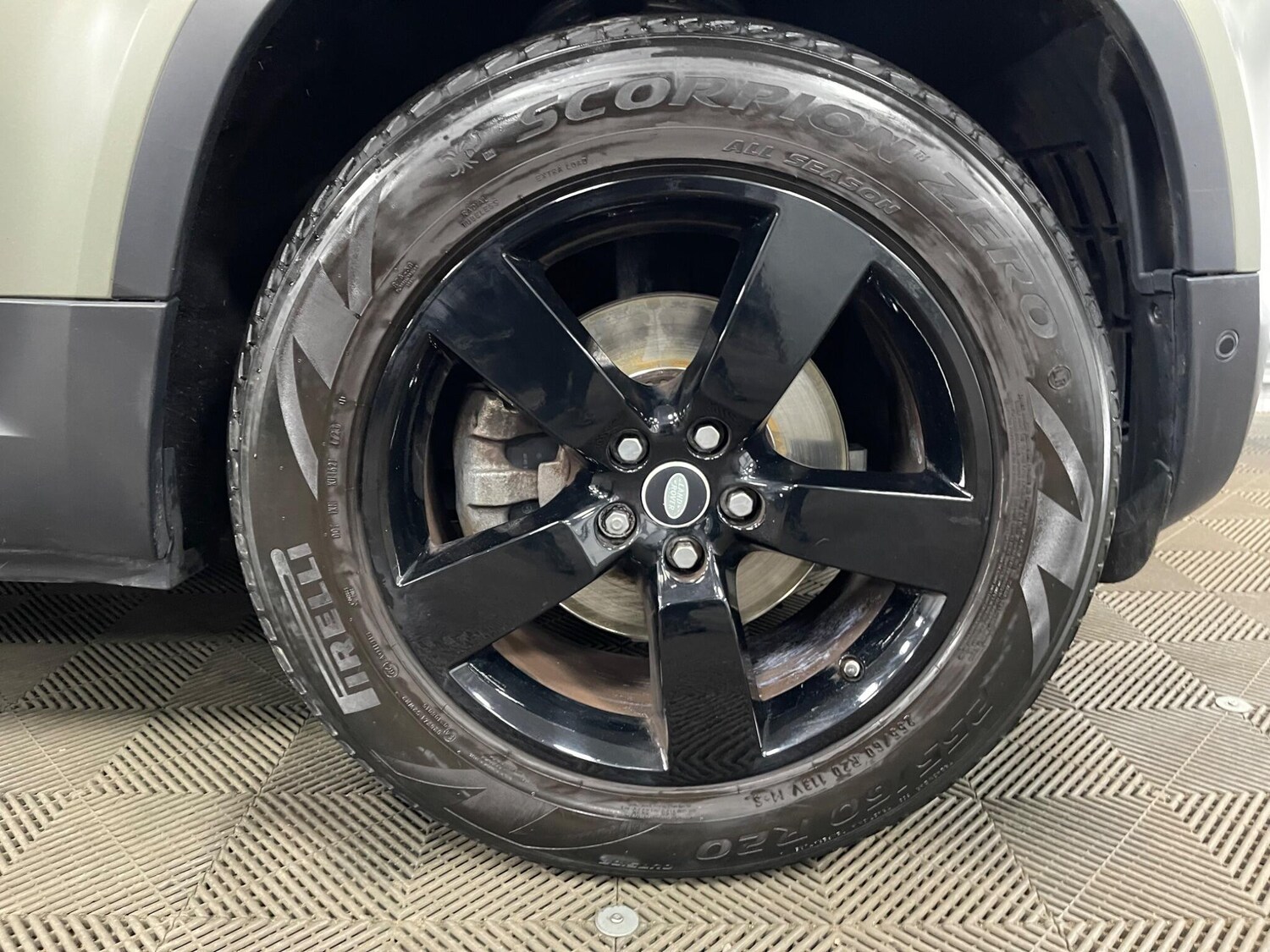 Used Land Rover Defender 110 for sale - 78215071: Photo 50