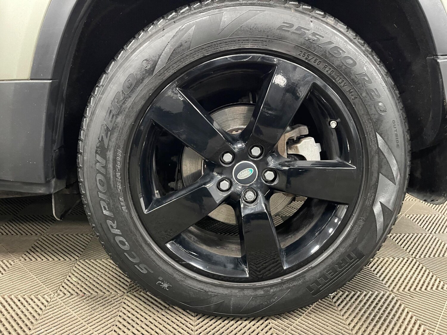 Used Land Rover Defender 110 for sale - 78215071: Photo 51