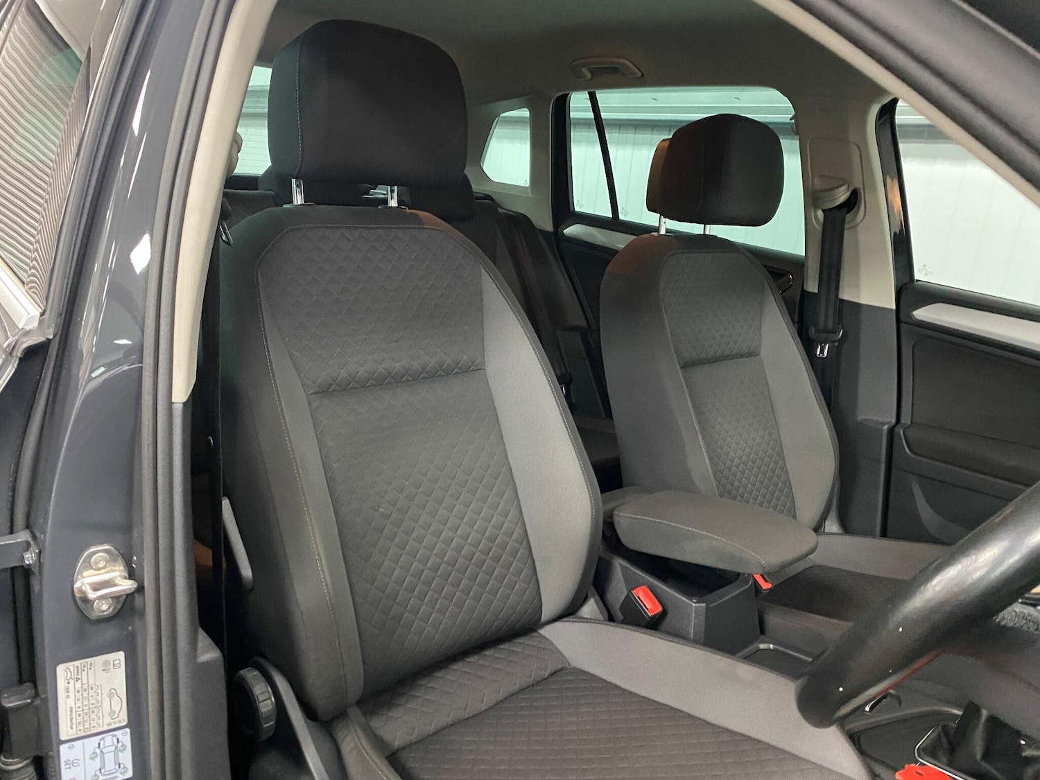 Used Volkswagen Tiguan 2017 for sale - 77330508: Photo 40