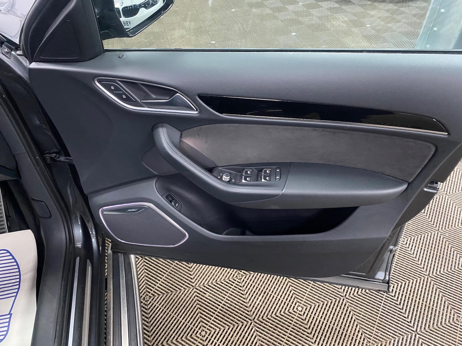 Used Audi Q3 2017 for sale - 77015485: Photo 32