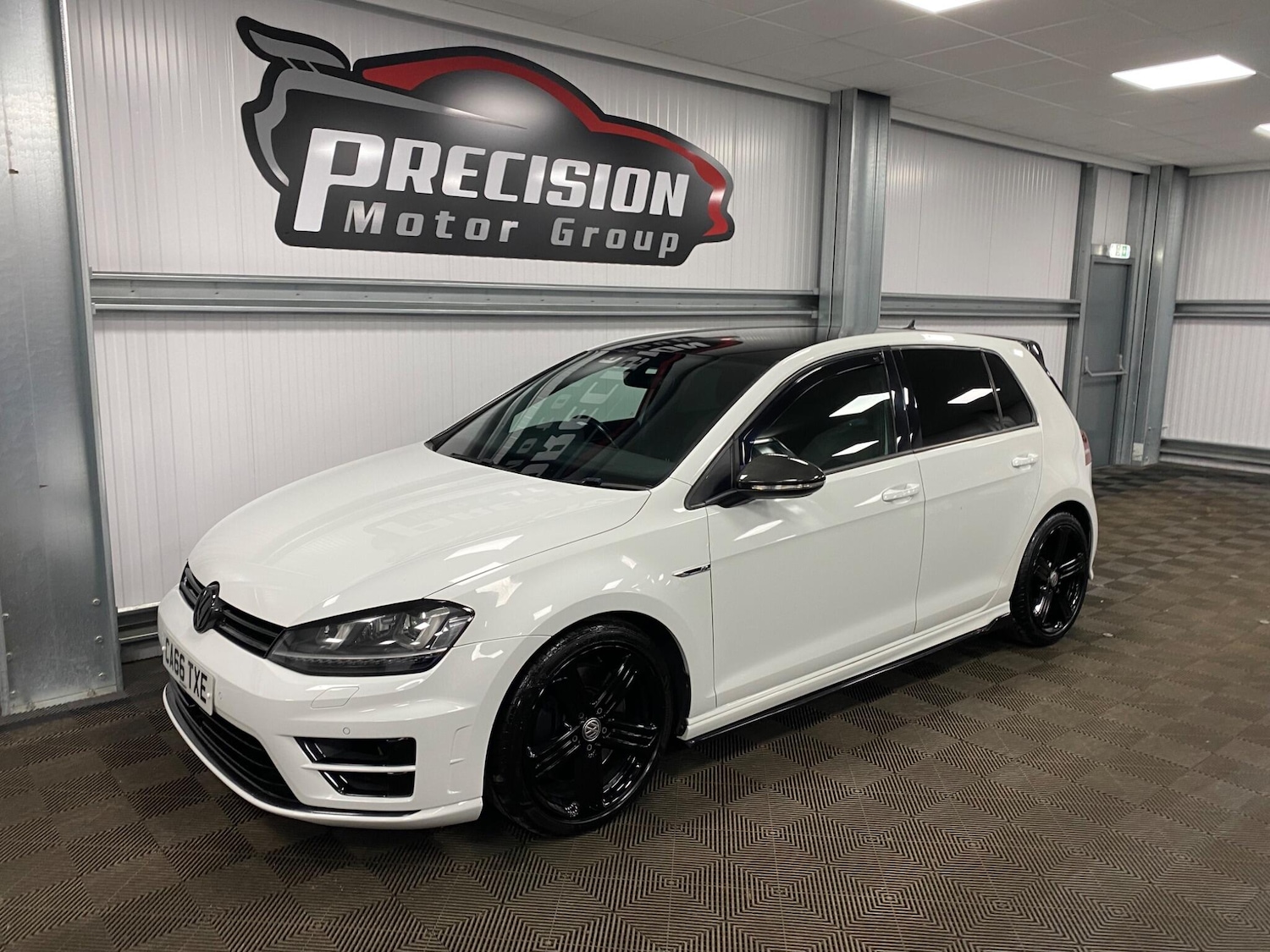 Used Volkswagen Golf 2017 for sale - 76371368: Photo 10