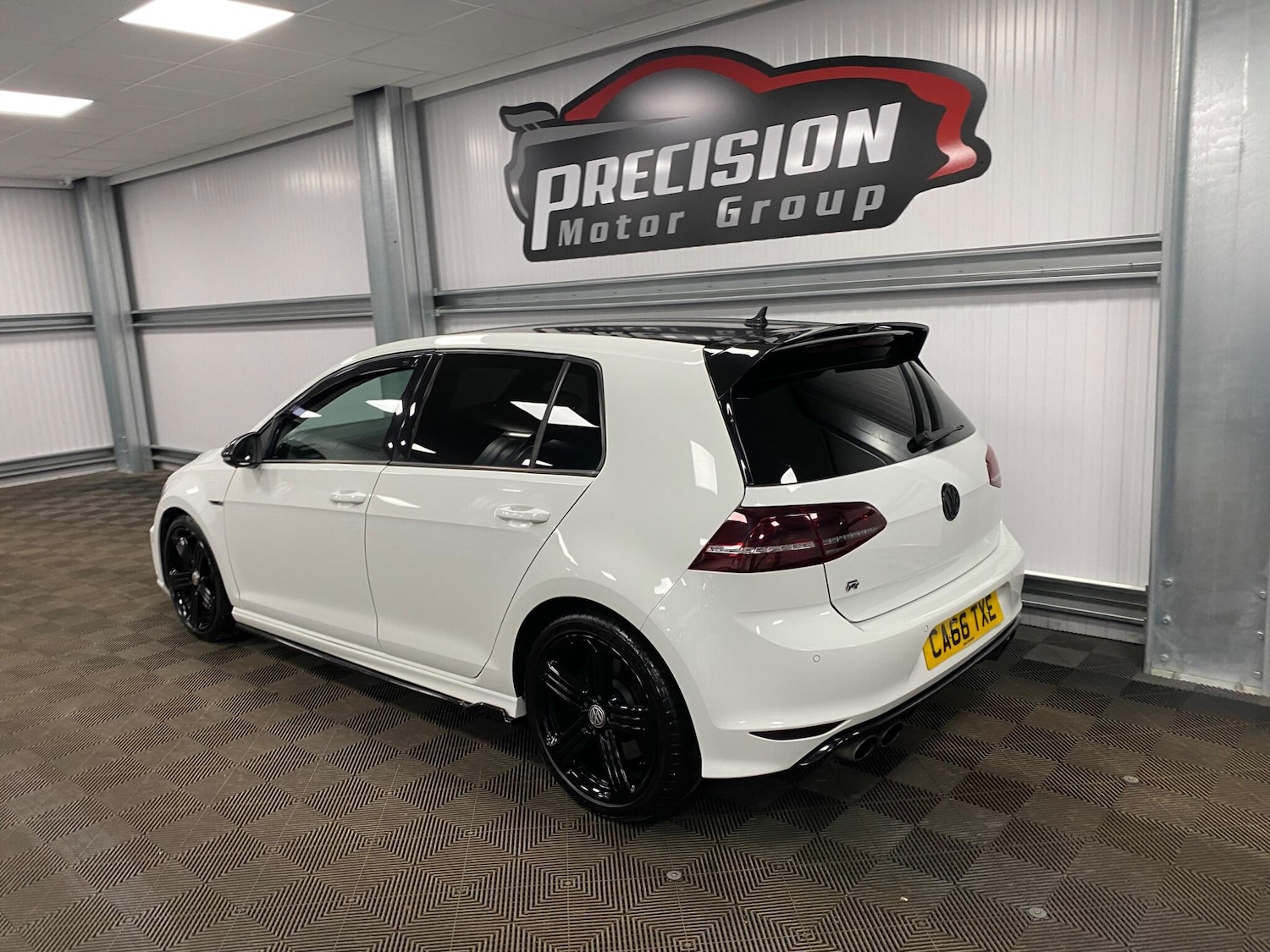 Used Volkswagen Golf 2017 for sale - 76371368: Photo 14