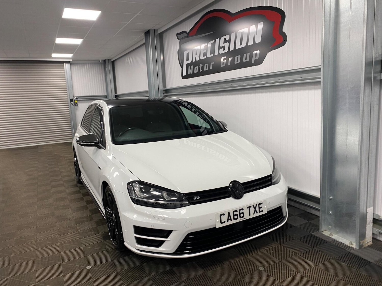 Used Volkswagen Golf 2017 for sale - 76371368: Photo 2