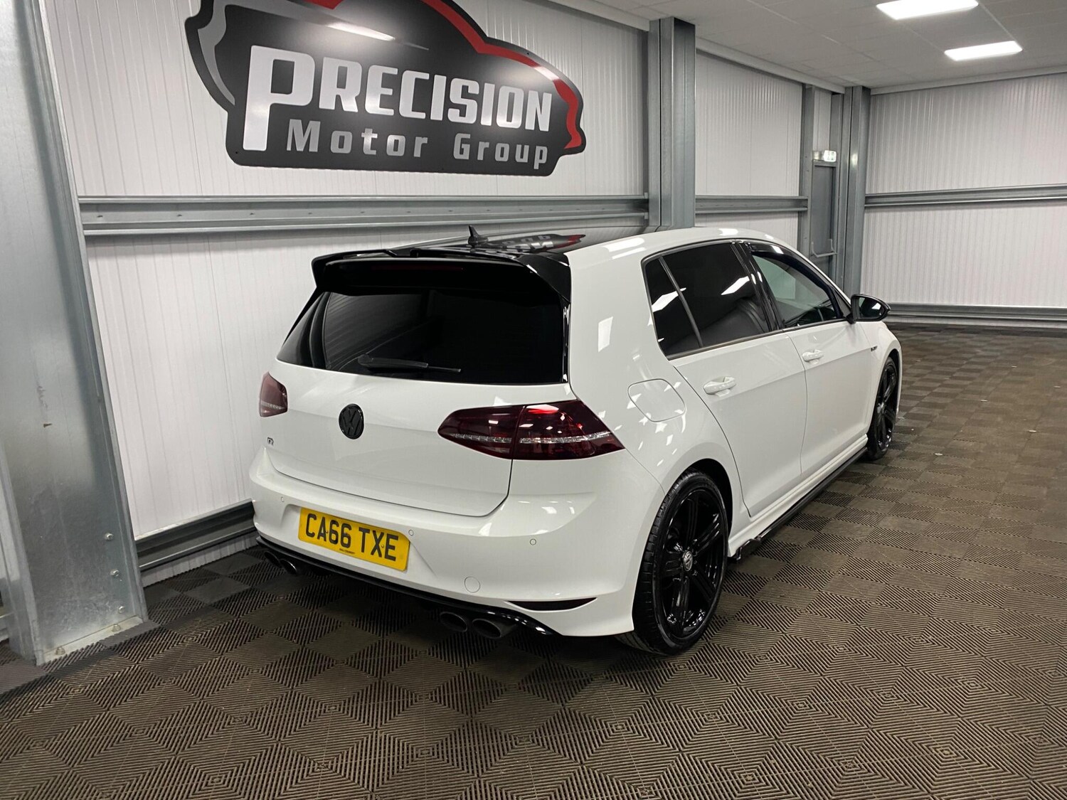 Used Volkswagen Golf 2017 for sale - 76371368: Photo 30