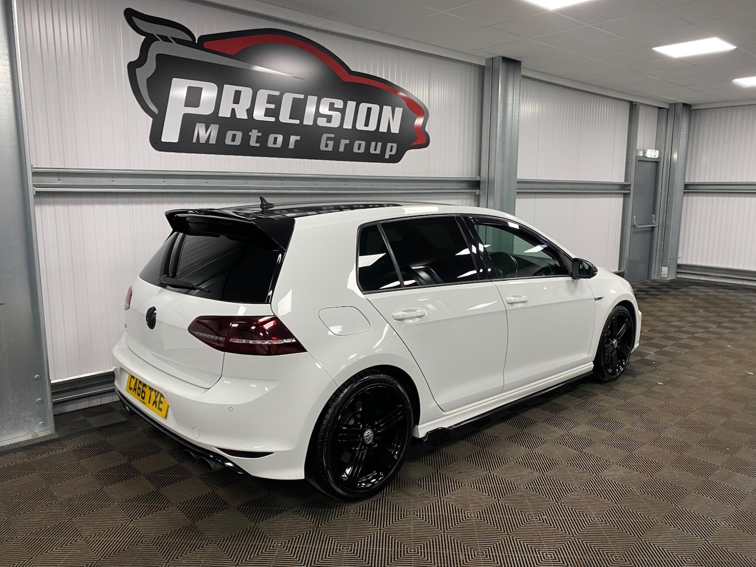 Used Volkswagen Golf 2017 for sale - 76371368: Photo 31