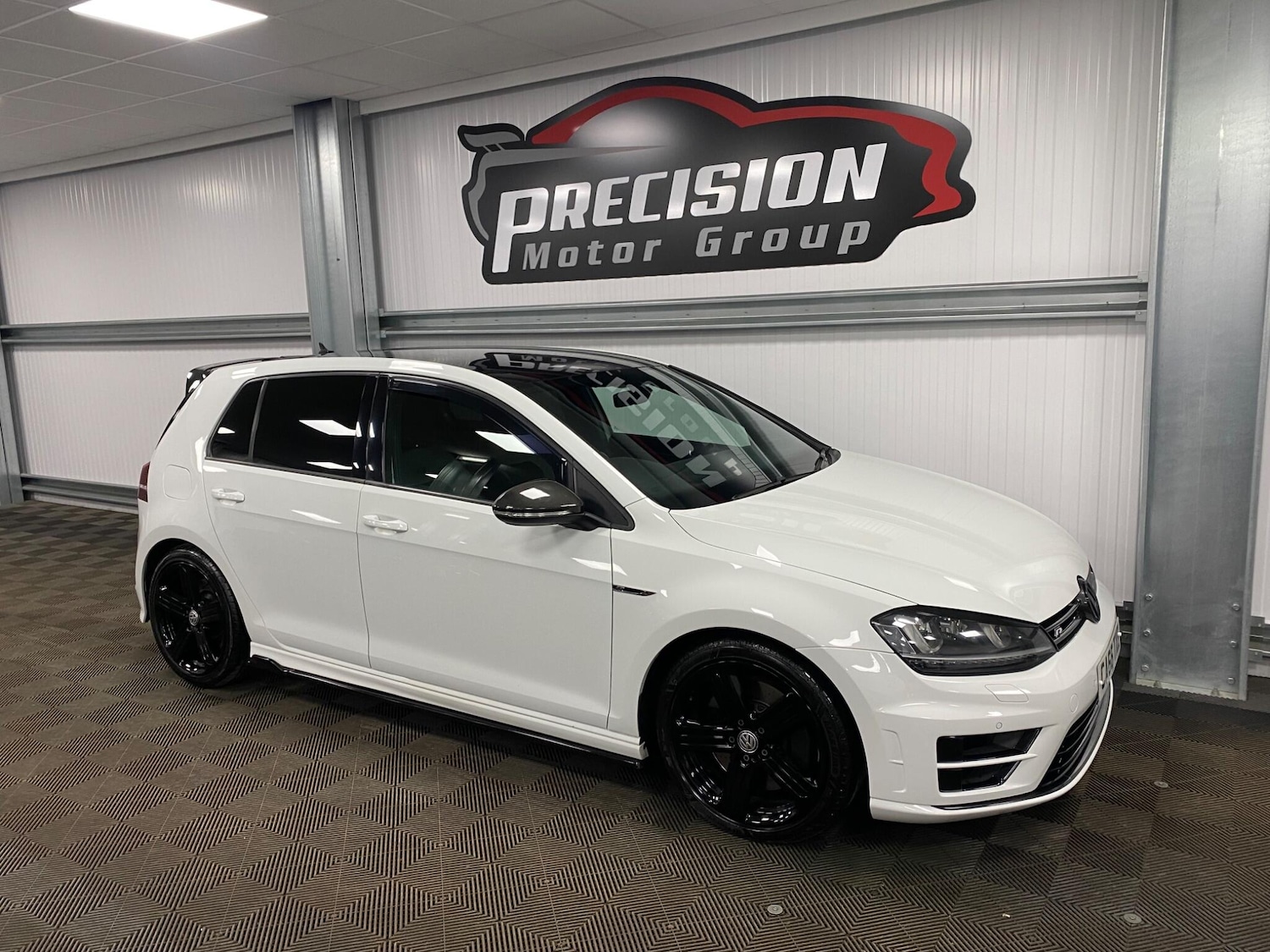 Used Volkswagen Golf 2017 for sale - 76371368: Photo 4