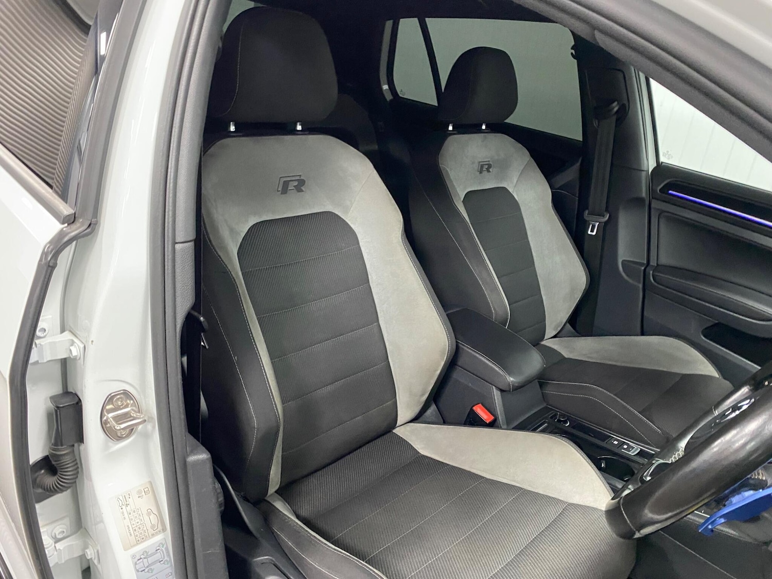 Used Volkswagen Golf 2017 for sale - 76371368: Photo 40