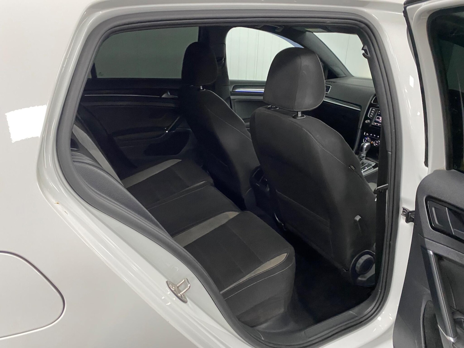 Used Volkswagen Golf 2017 for sale - 76371368: Photo 41