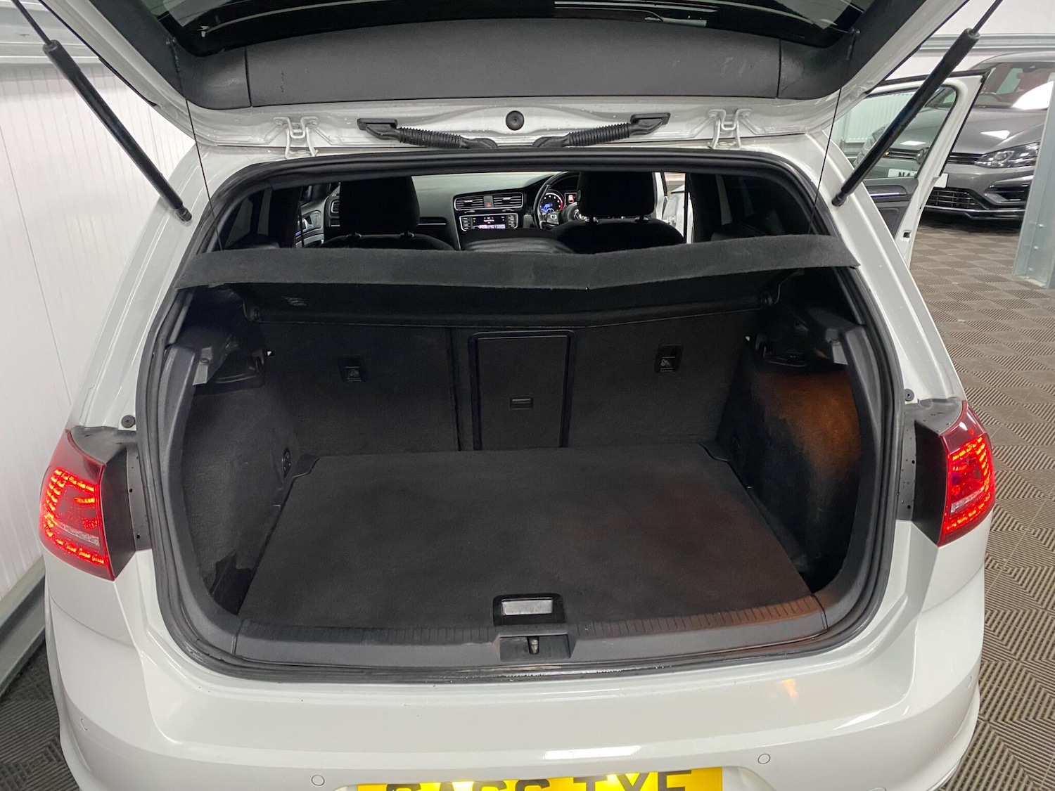 Used Volkswagen Golf 2017 for sale - 76371368: Photo 45