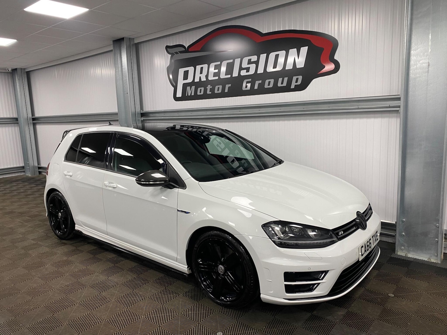 Used Volkswagen Golf 2017 for sale - 76371368: Photo 5