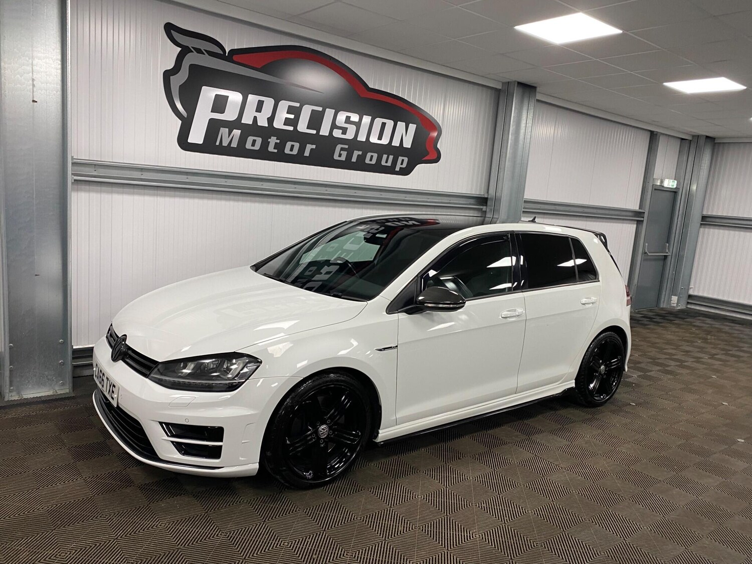 Used Volkswagen Golf 2017 for sale - 76371368: Photo 7