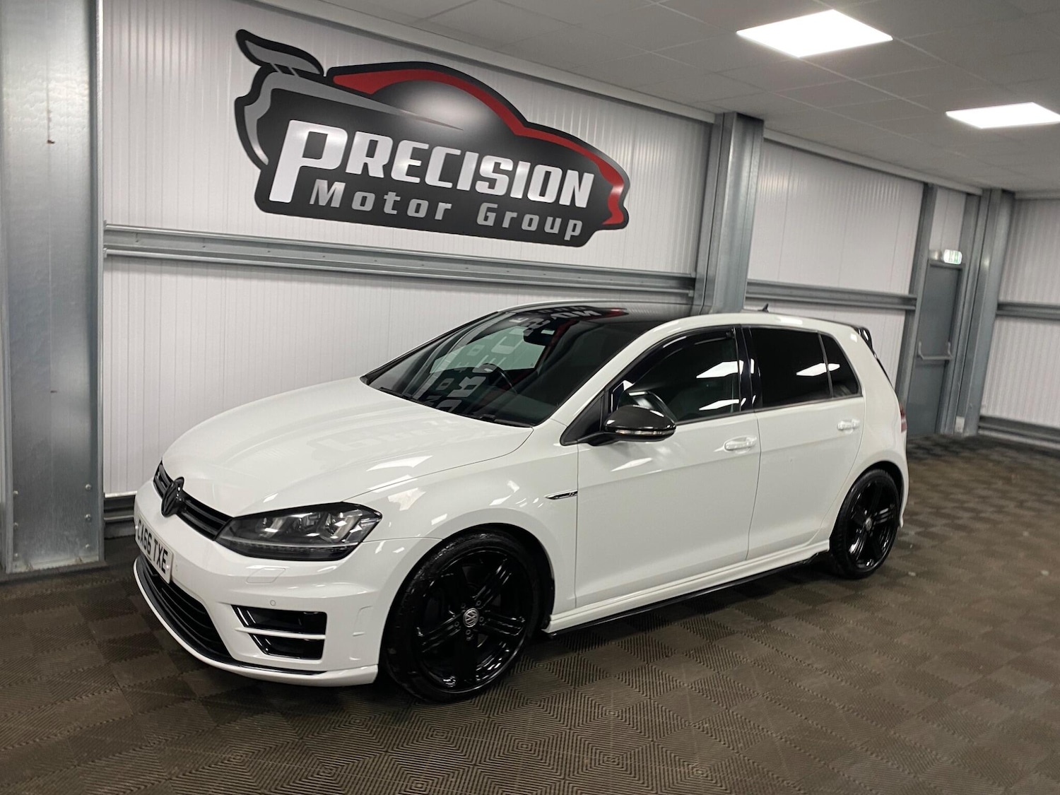 Used Volkswagen Golf 2017 for sale - 76371368: Photo 9