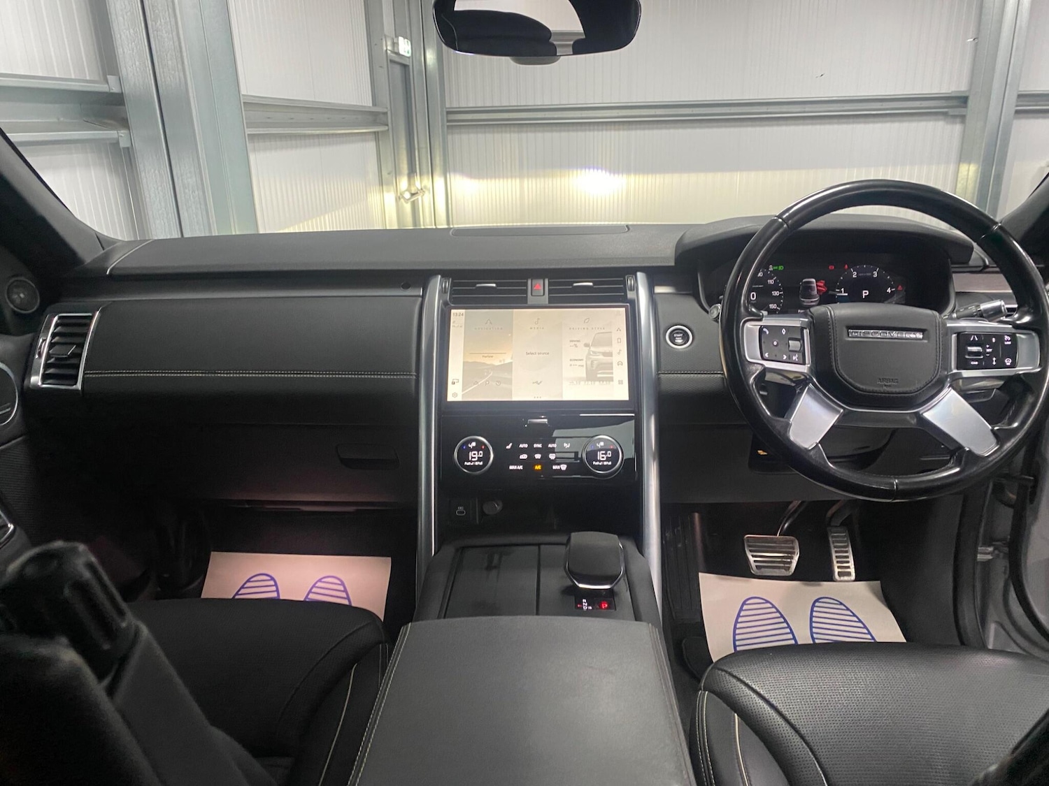 Used Land Rover Discovery 2021 for sale - 77291715: Photo 31