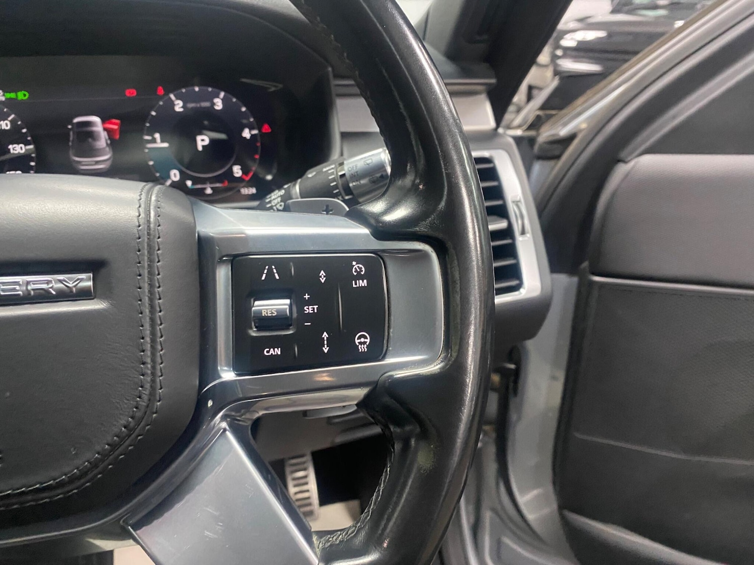 Used Land Rover Discovery 2021 for sale - 77291715: Photo 38