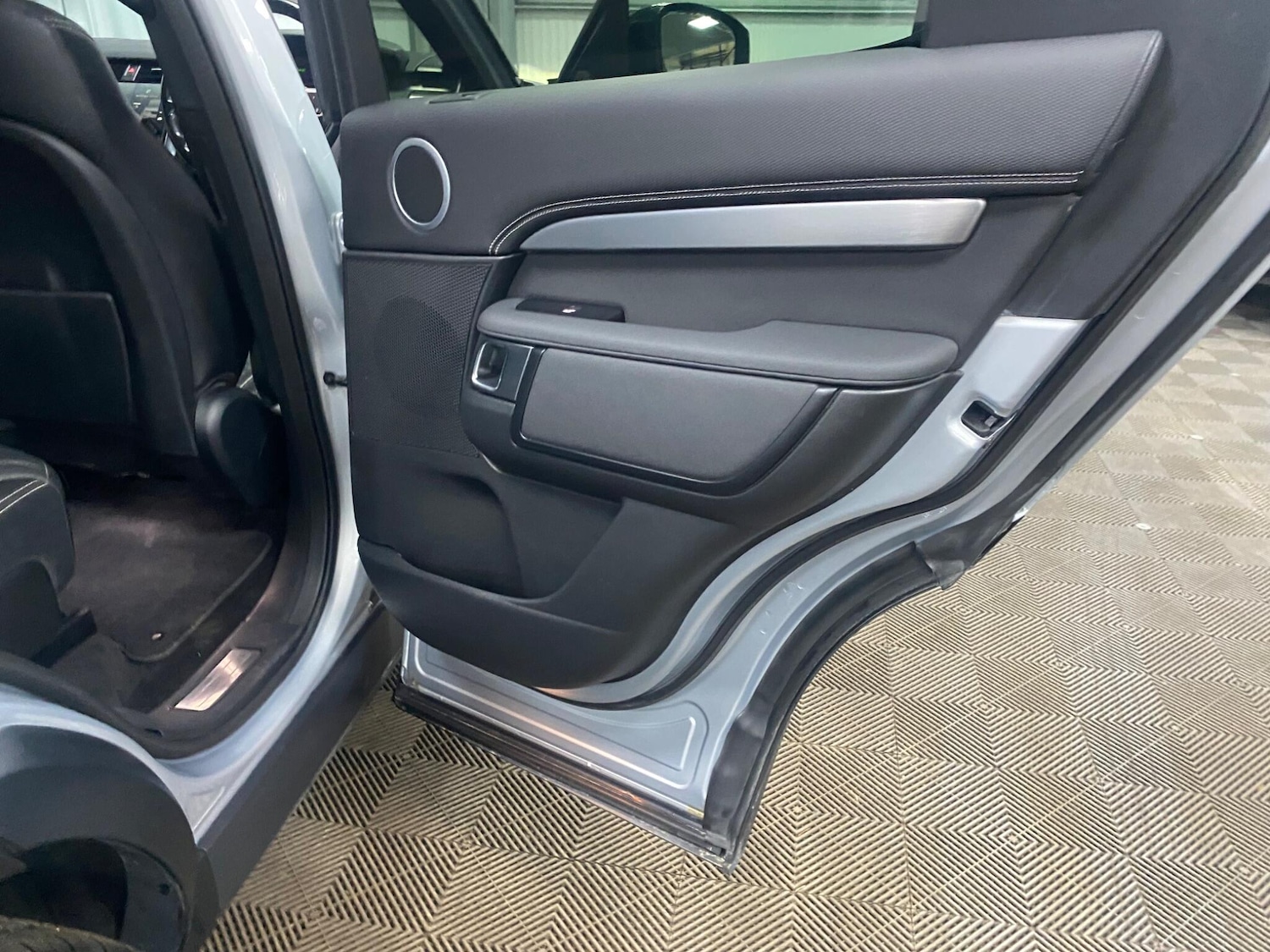 Used Land Rover Discovery 2021 for sale - 77291715: Photo 40