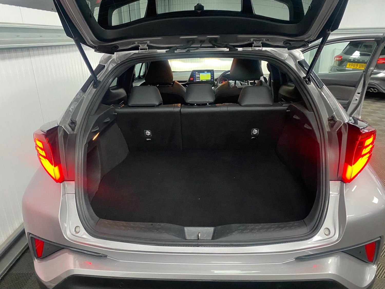 Used Toyota C-HR 2020 for sale - 77175550: Photo 47