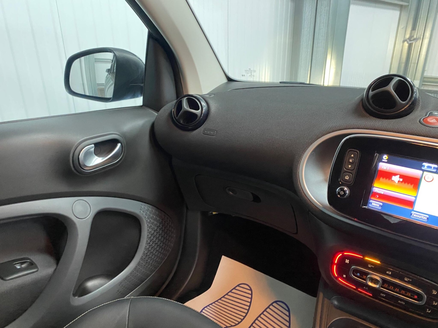 Used smart fortwo 2018 for sale - 77559744: Photo 32