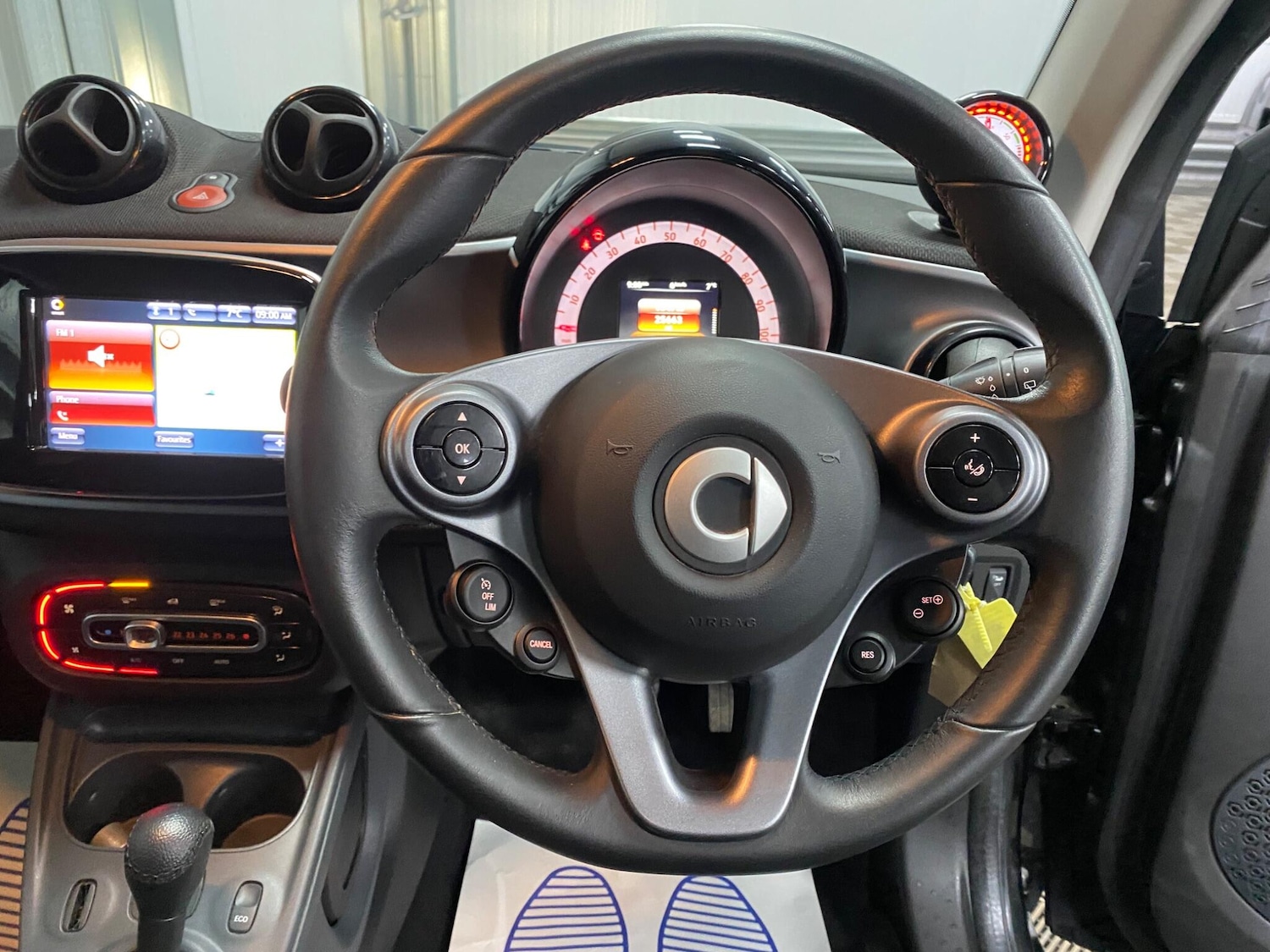 Used smart fortwo 2018 for sale - 77559744: Photo 41