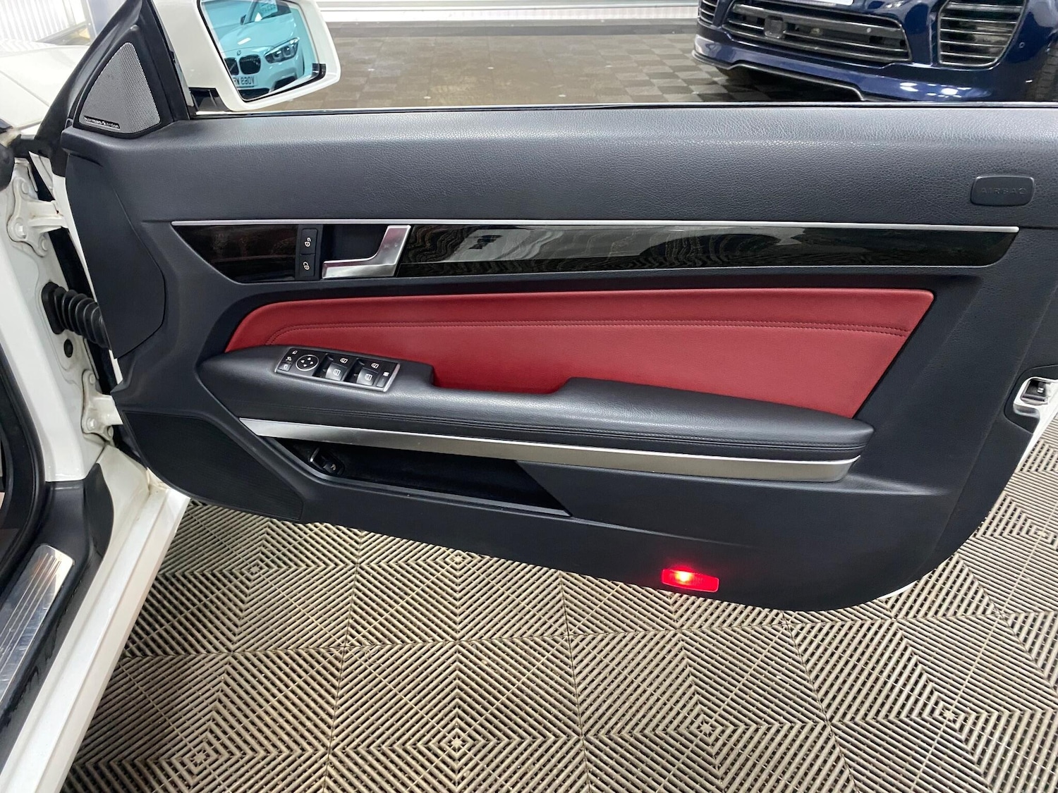 Used Mercedes-Benz E Class for sale - 77809204: Photo 39