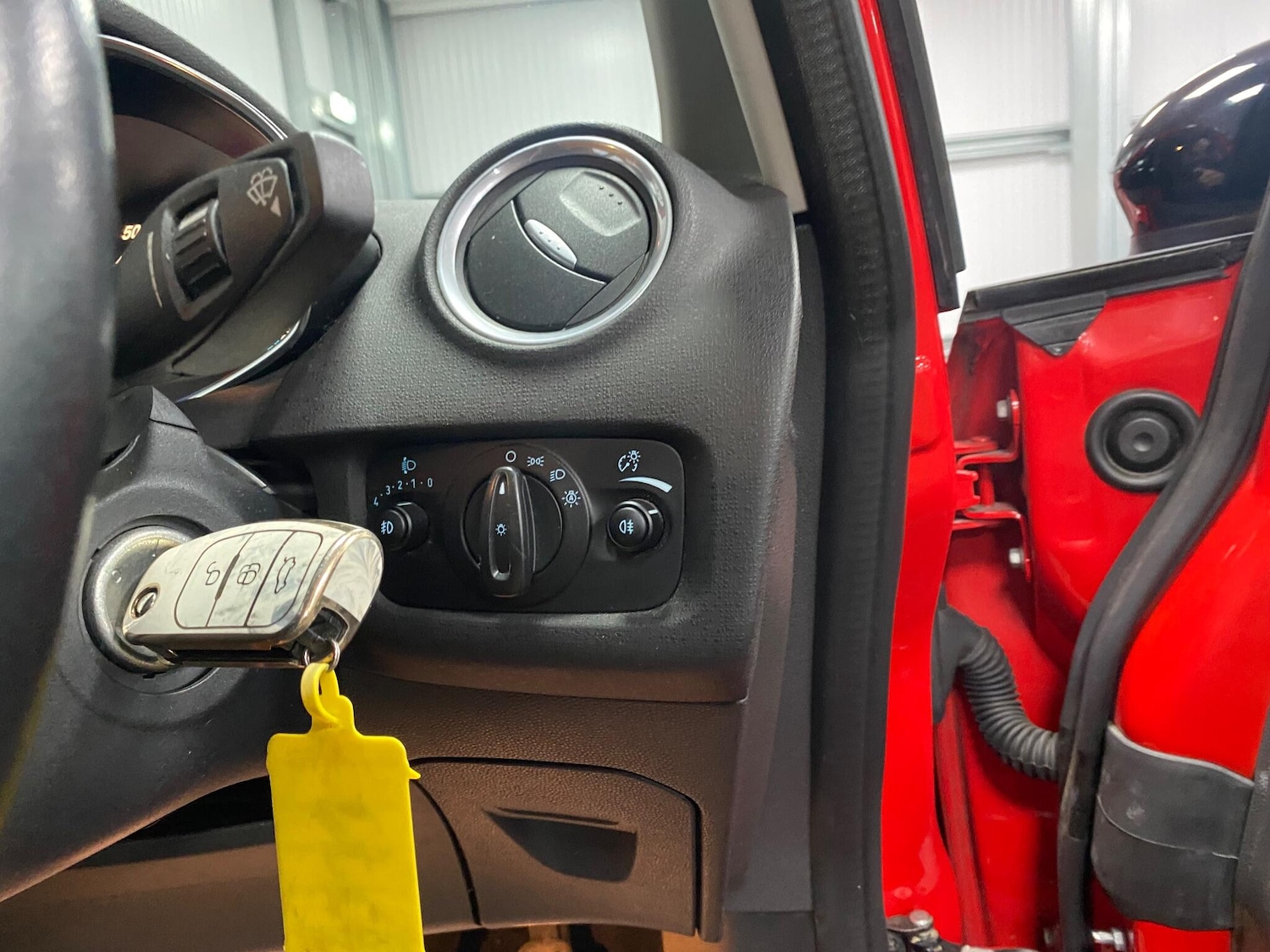 Used Ford Fiesta 2015 for sale - 76850298: Photo 42