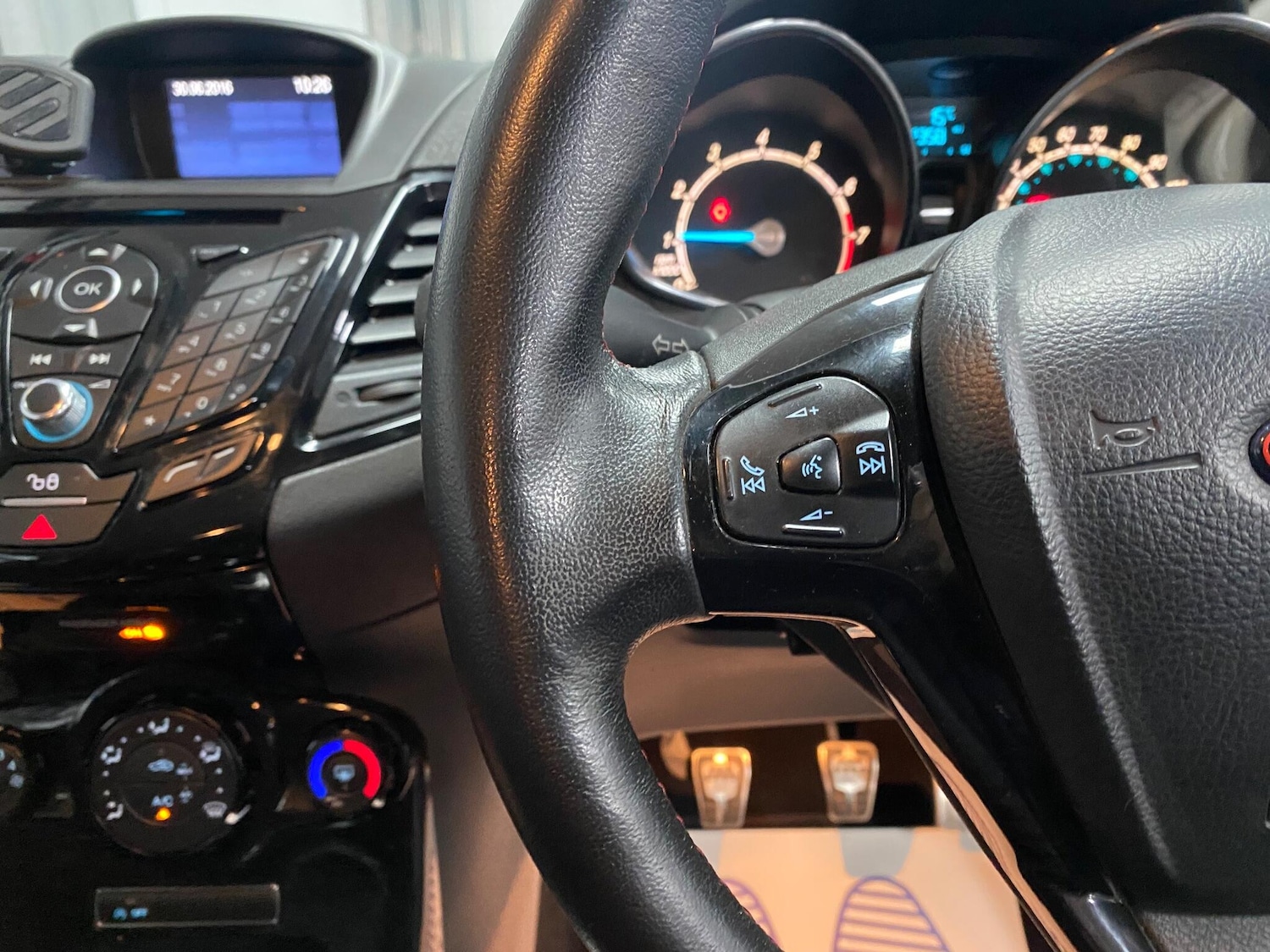 Used Ford Fiesta 2015 for sale - 76850298: Photo 44