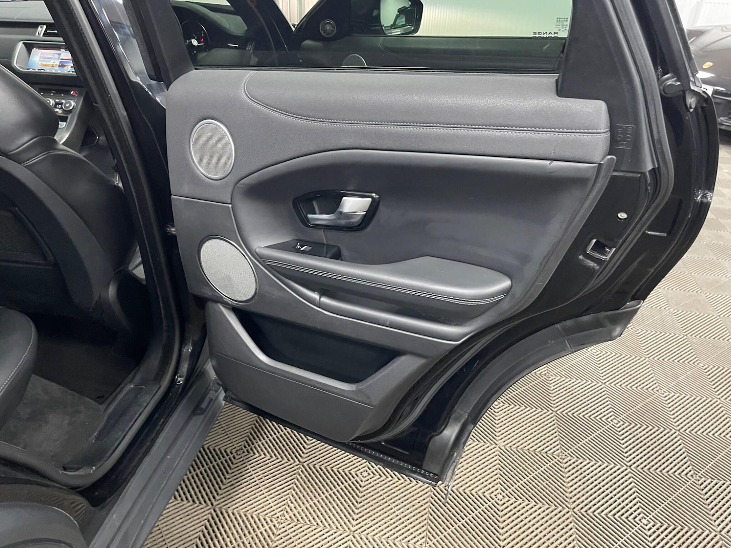 Used Land Rover Range Rover Evoque 2018 for sale - 78148028: Photo 38