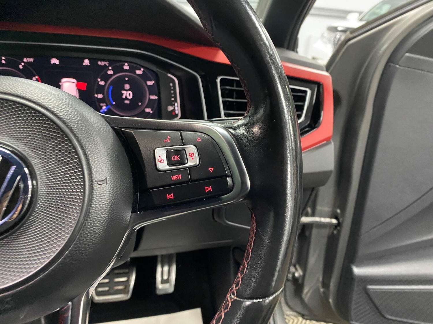 Used Volkswagen Polo 2020 for sale - 77144190: Photo 40