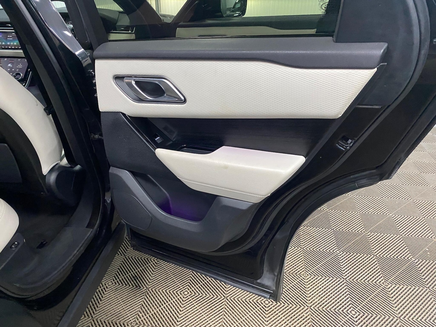 Used Land Rover Range Rover Velar 2019 for sale - 77057538: Photo 41