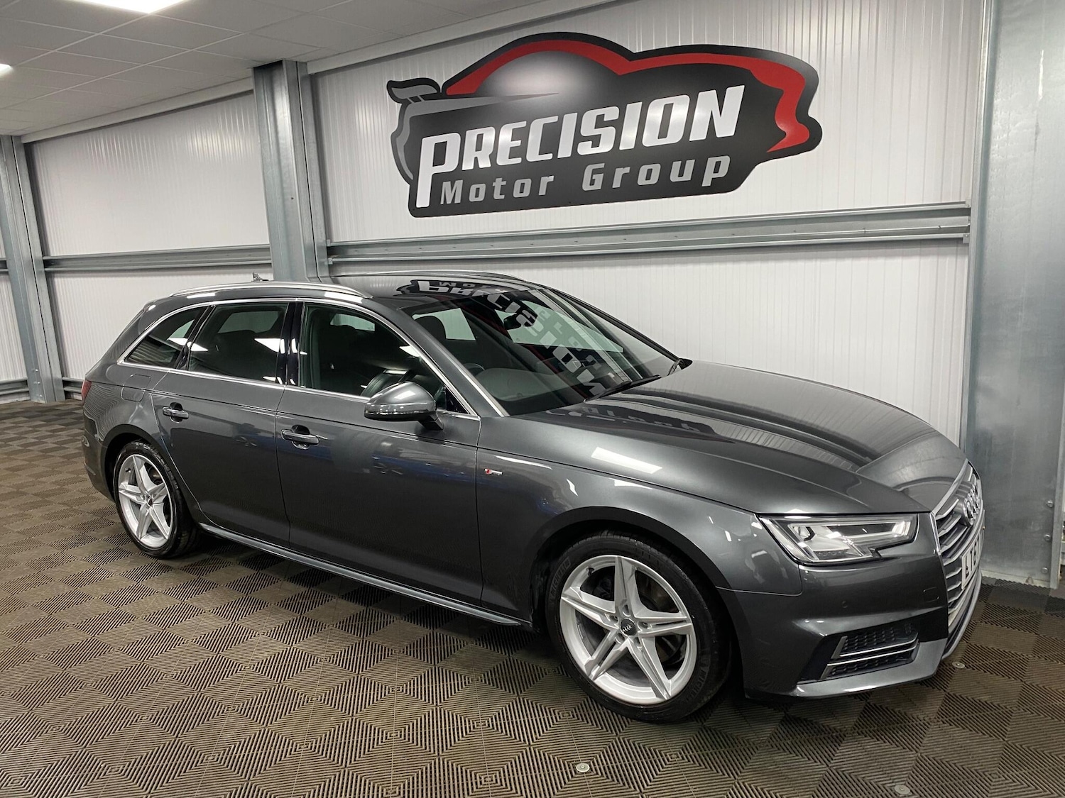 Used Audi A4 2017 for sale - 76742564: Photo 3