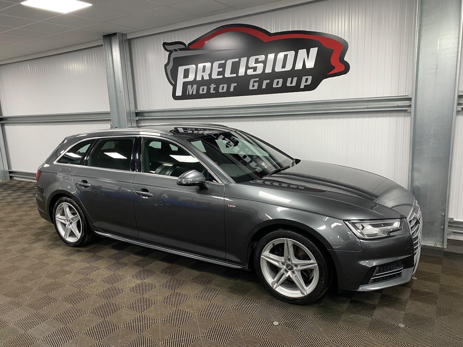 Used Audi A4 2017 for sale - 76742564: Photo 4