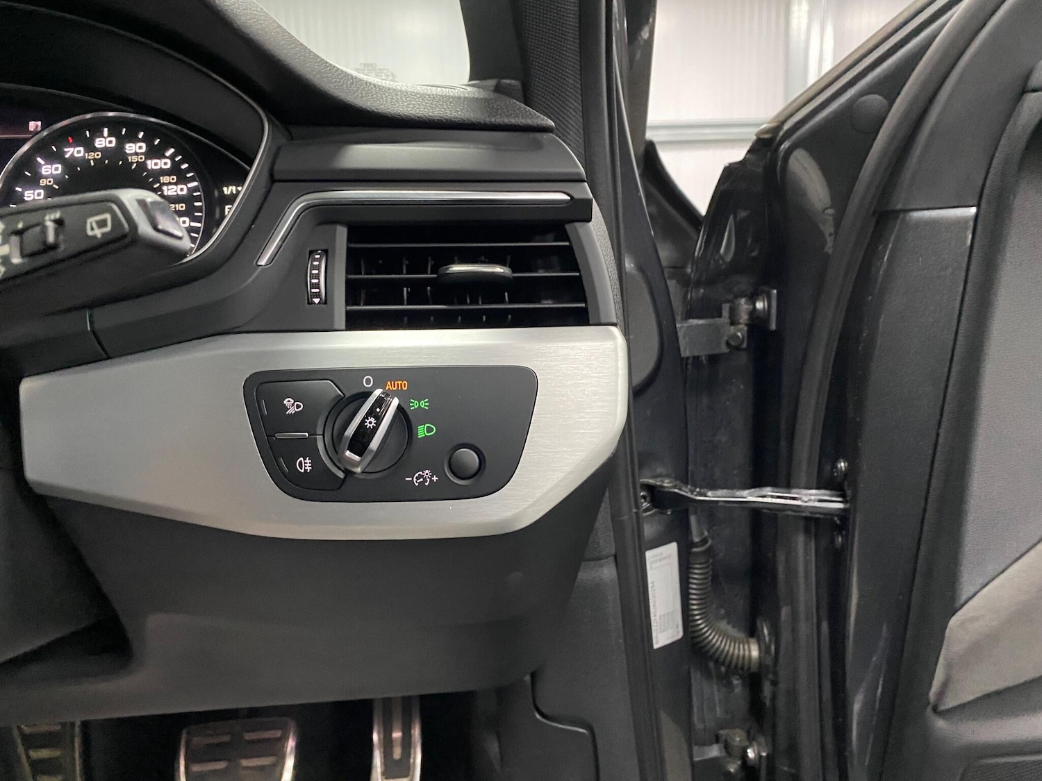 Used Audi A4 2017 for sale - 76742564: Photo 48